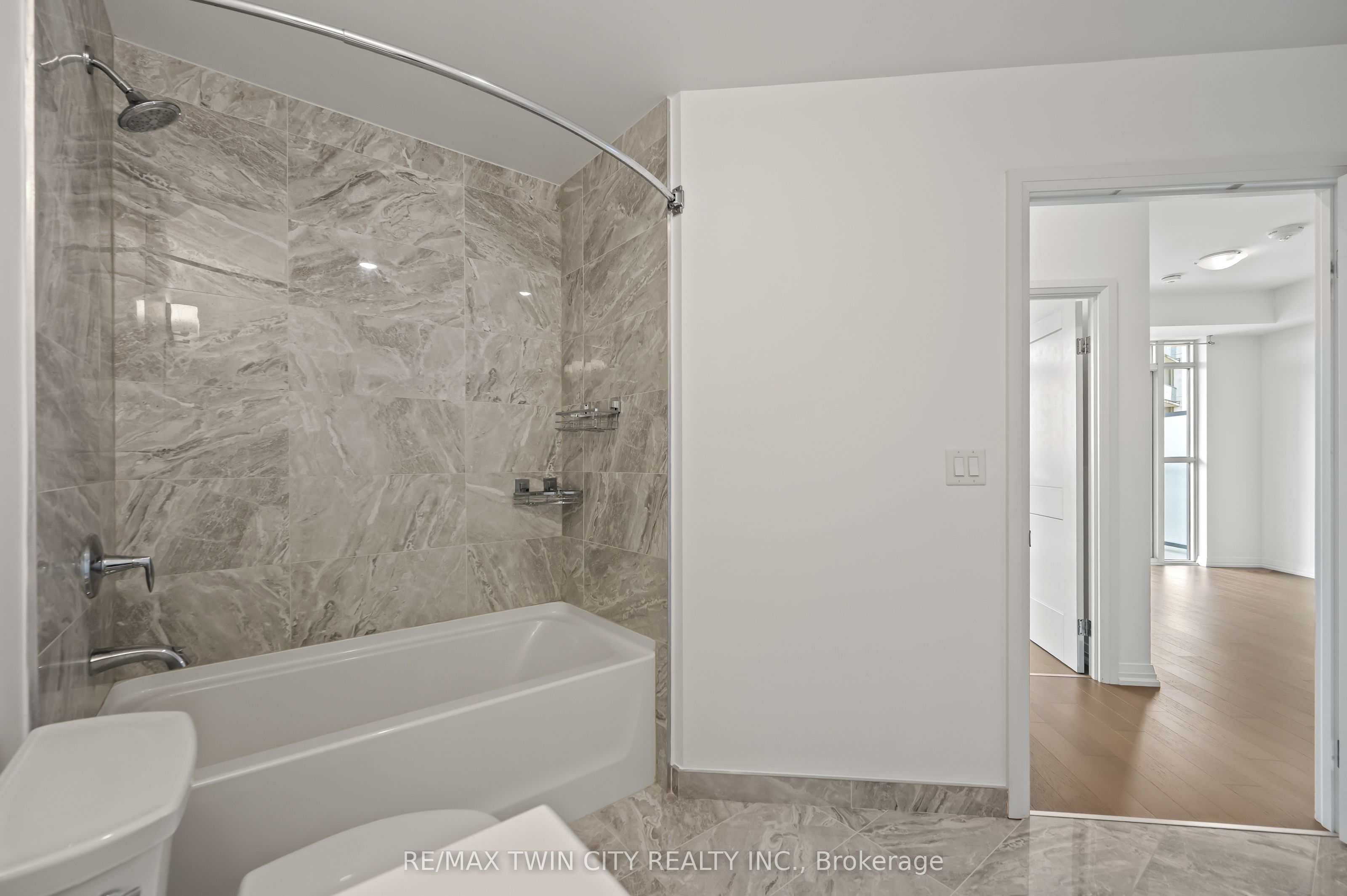 155 Caroline Street S 1411 Property Photo 28