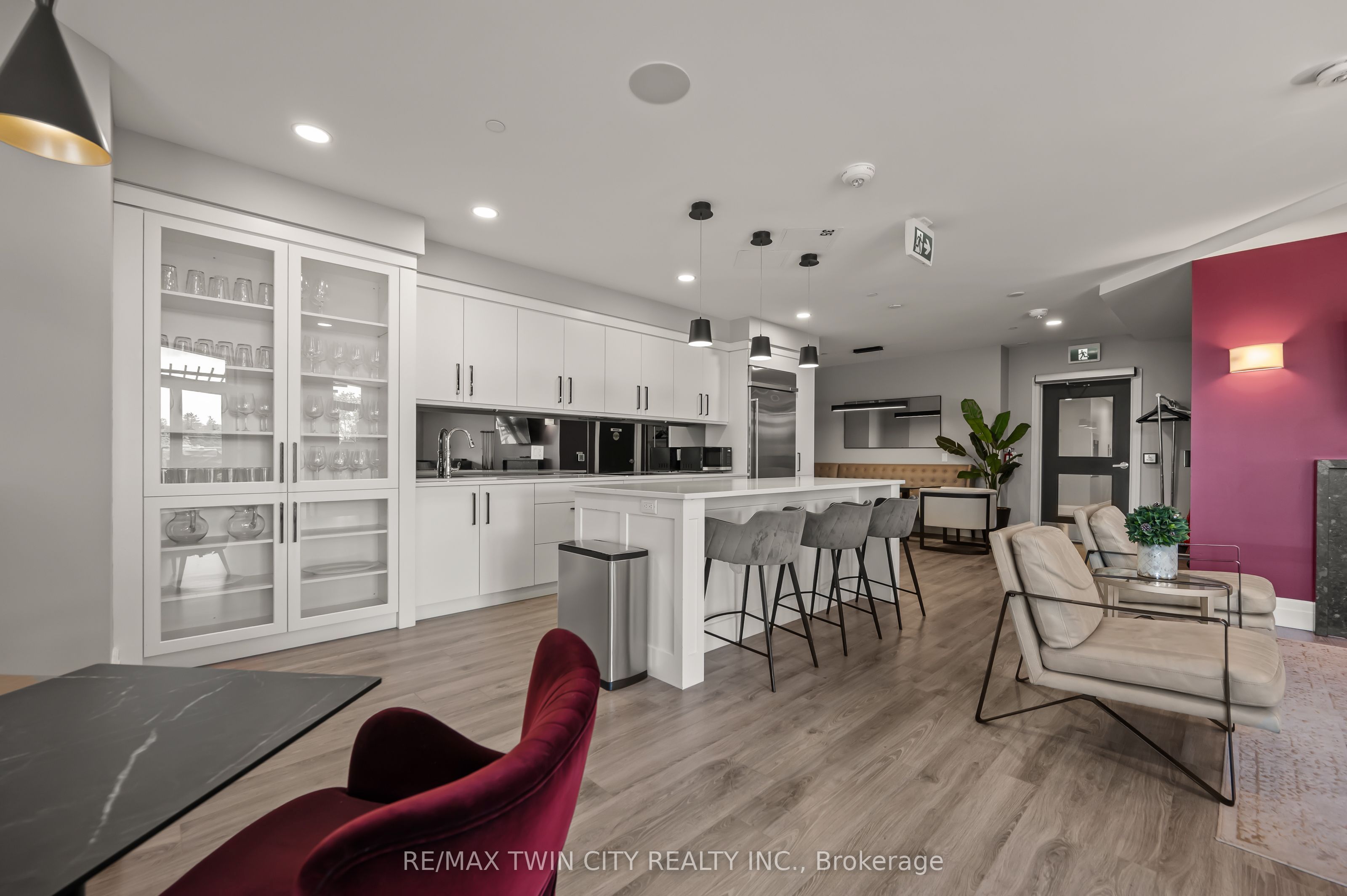 155 Caroline Street S 1411 Property Photo 34