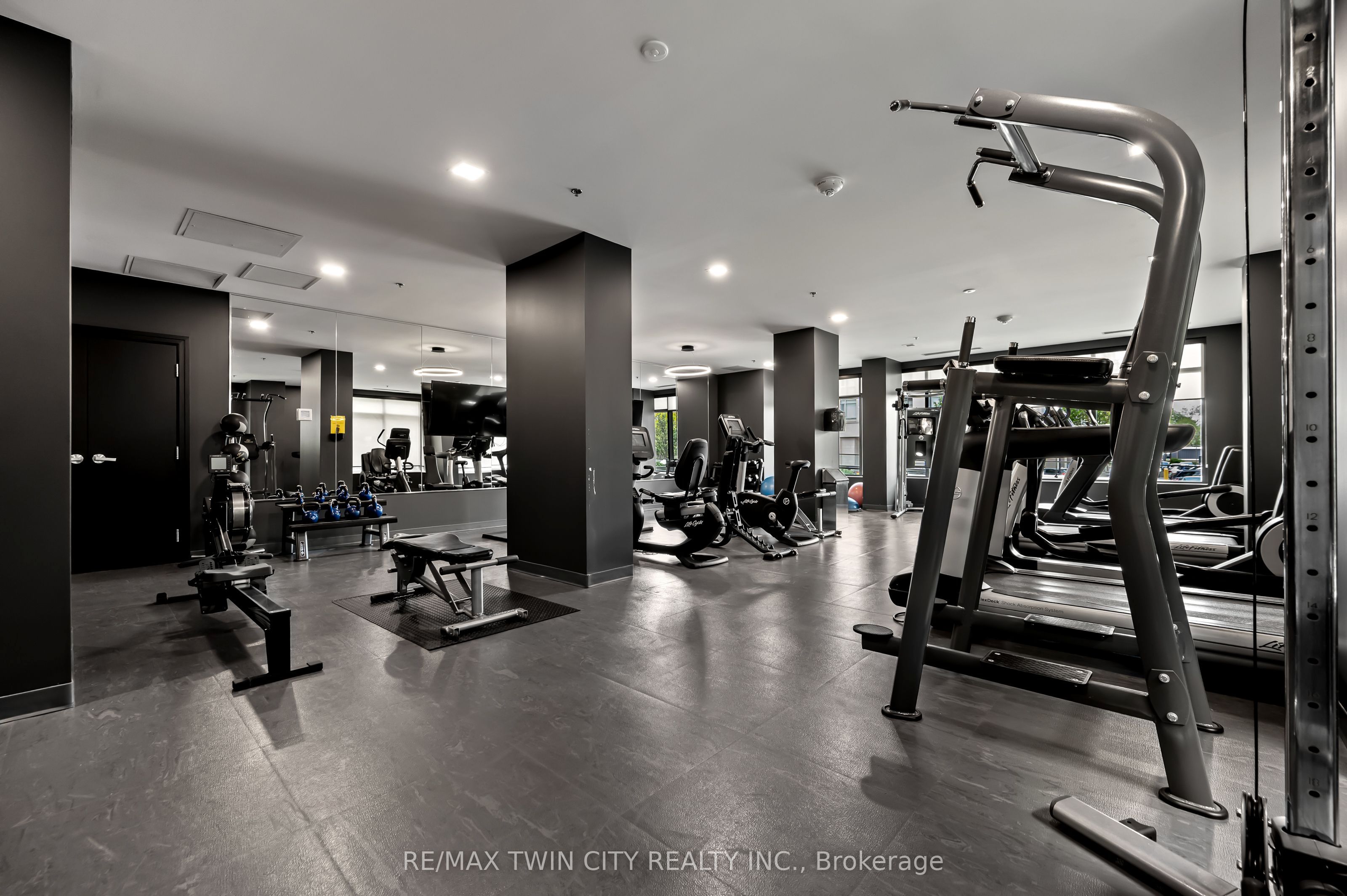 155 Caroline Street S 1411 Property Photo 38