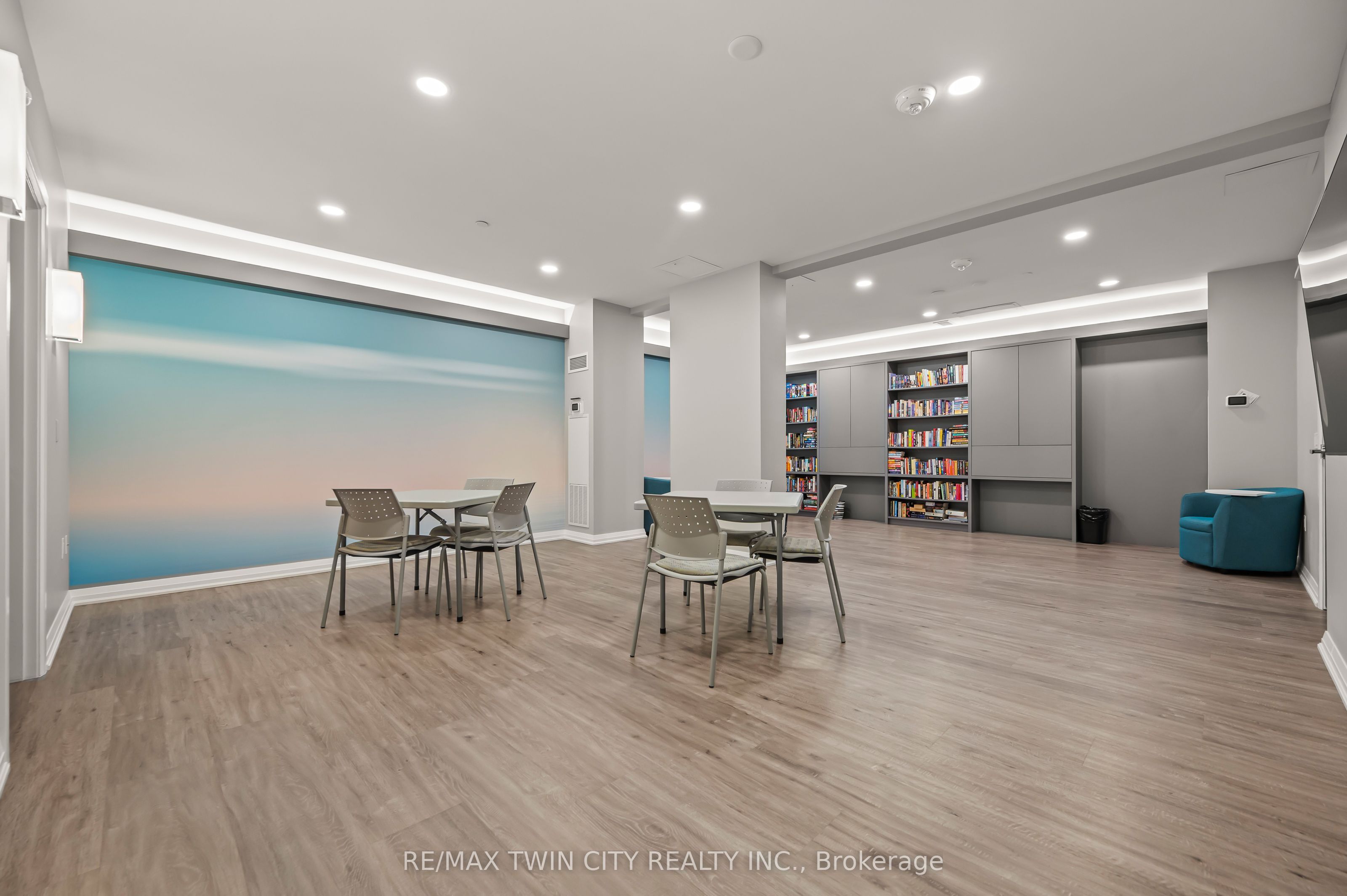 155 Caroline Street S 1411 Property Photo 39