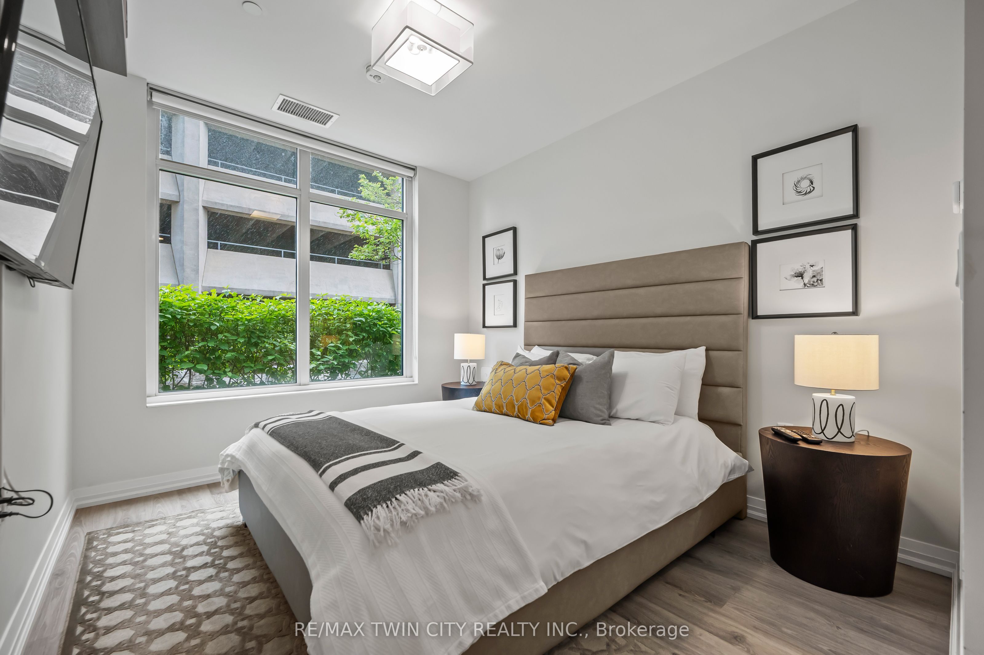 155 Caroline Street S 1411 Property Photo 40