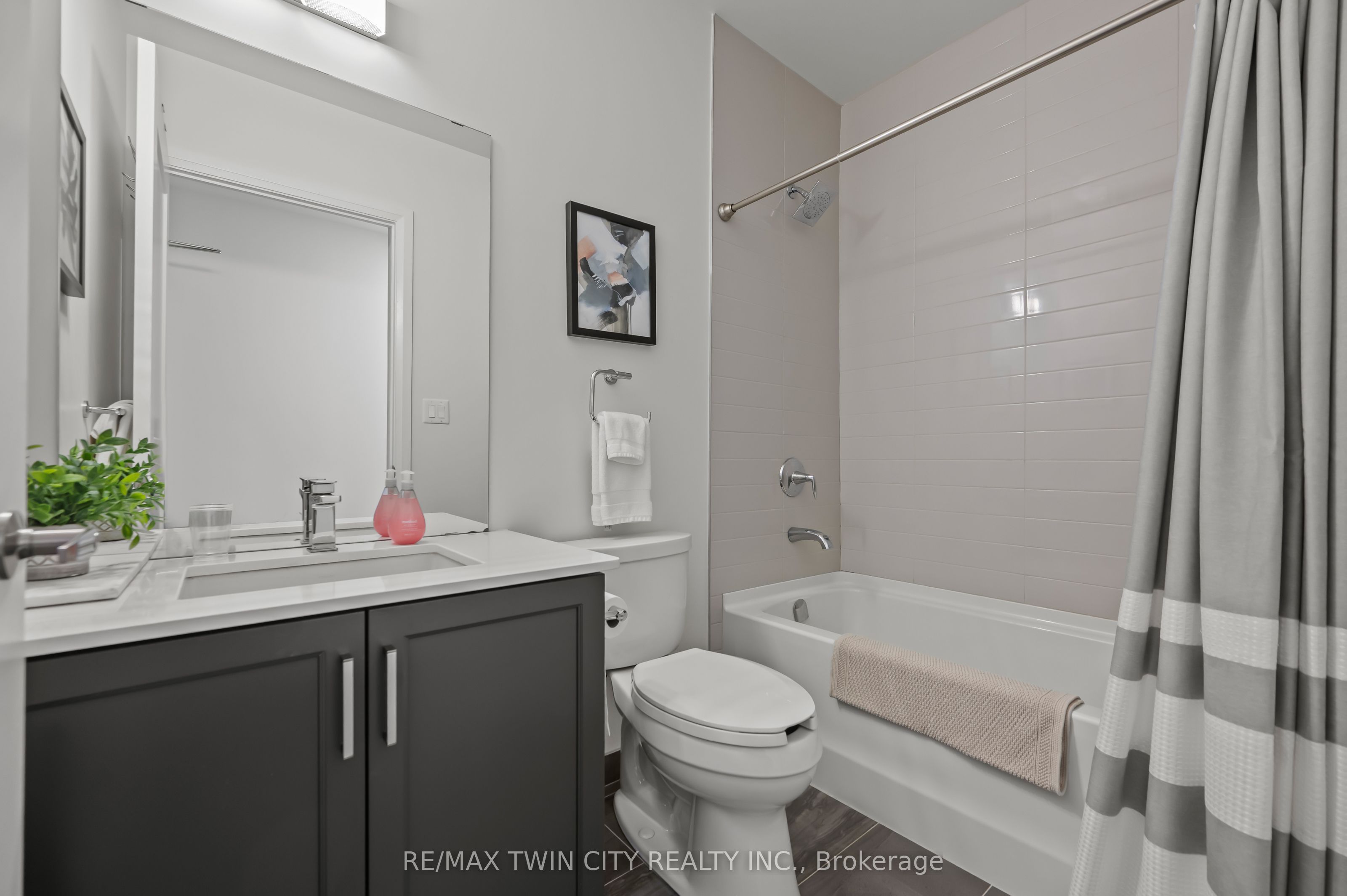 155 Caroline Street S 1411 Property Photo 41