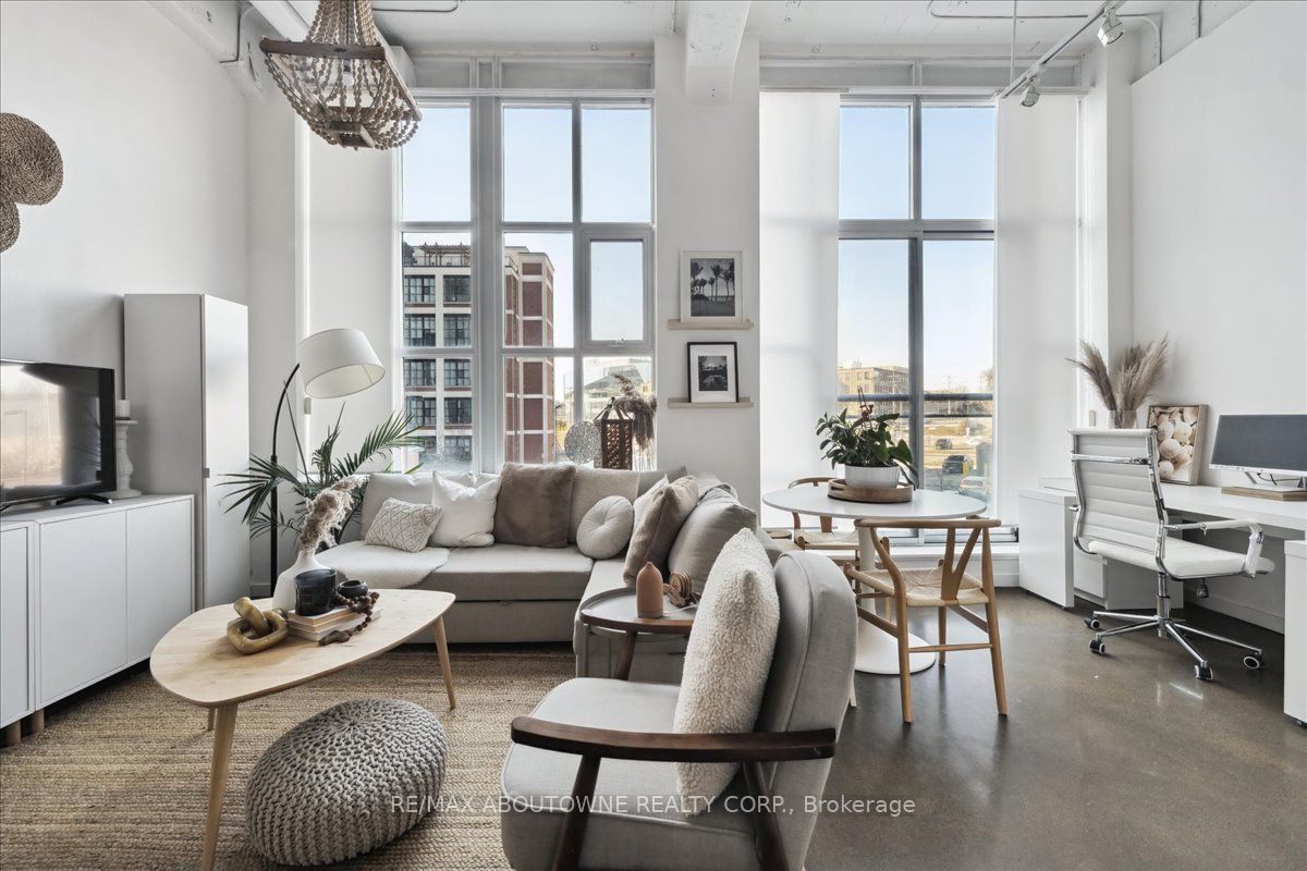 404 King Street W 232 Property Photo 8