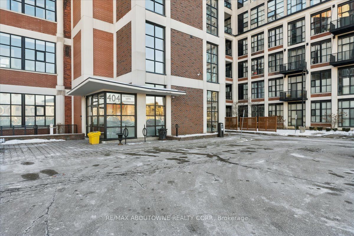 404 King Street W 232 Property Photo 22