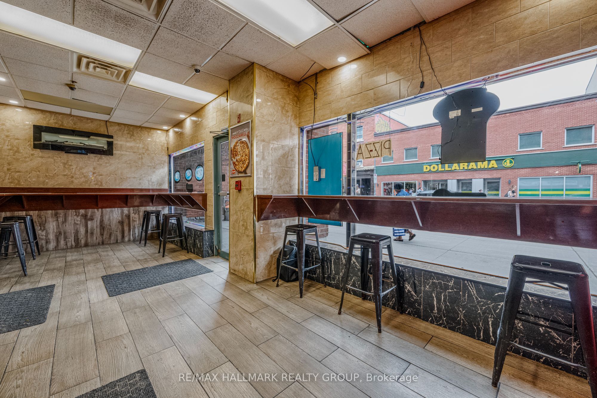 320 Bank Street Property Photo 6