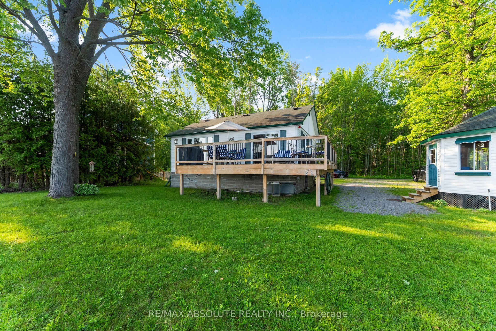 339 Leavoy Lane Property Photo 3