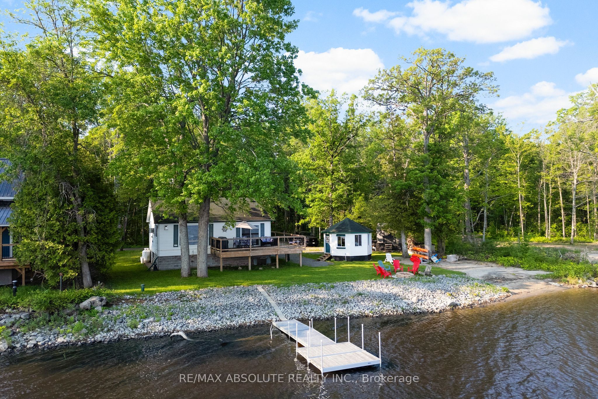 339 Leavoy Lane Property Photo 6