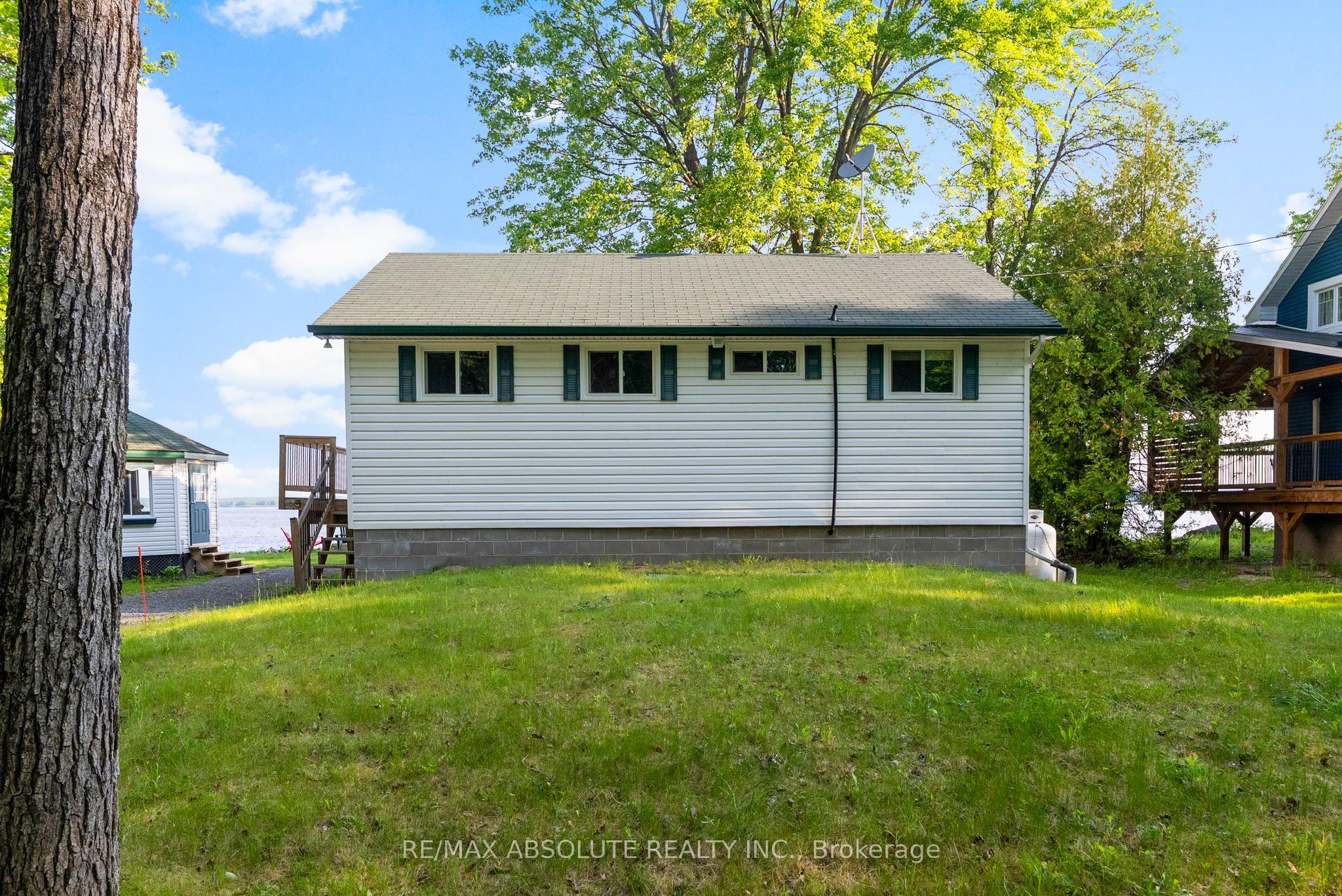 339 Leavoy Lane Property Photo 25