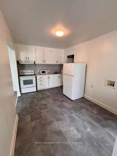 266 Emond Street Property Photo 3