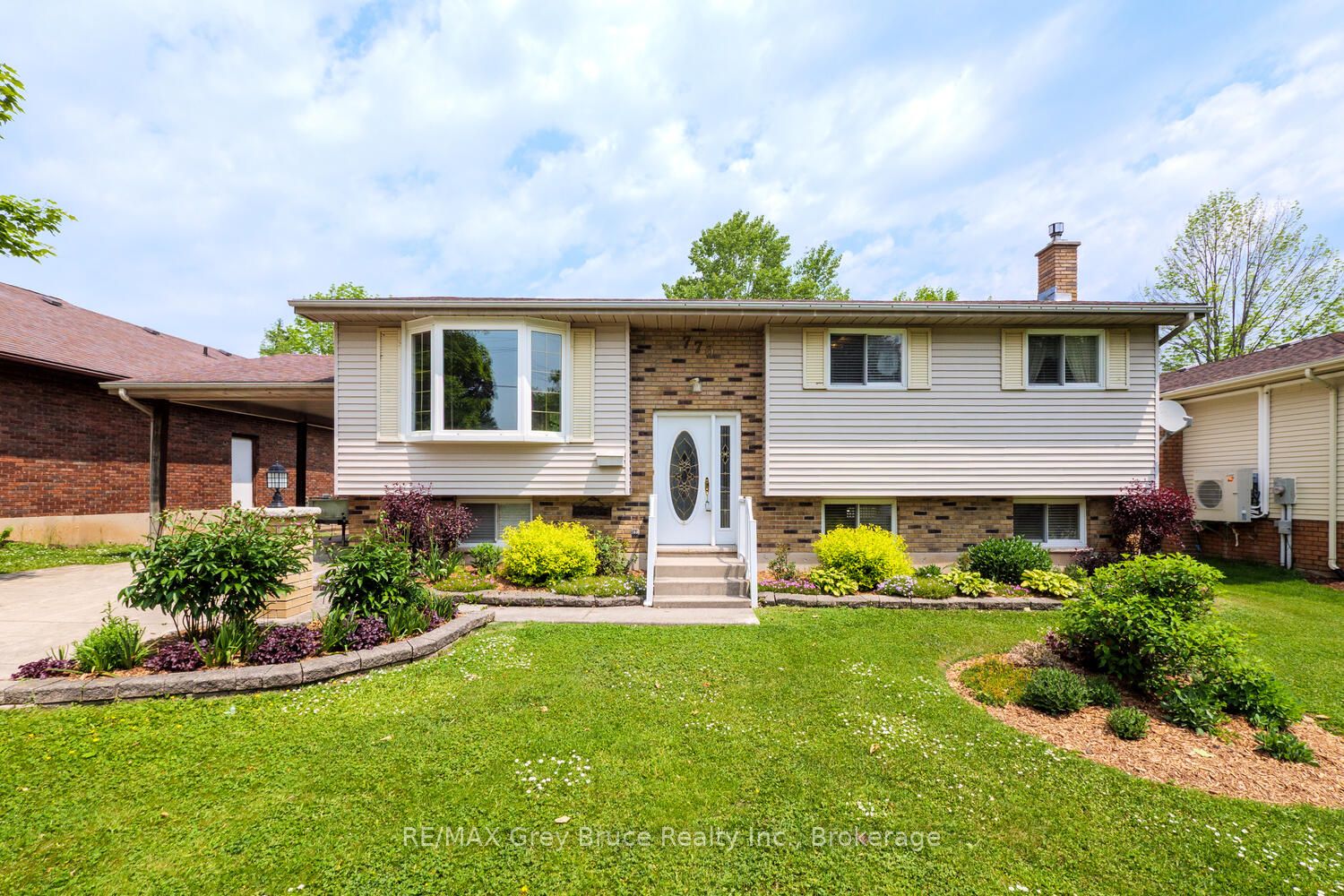 770 27th Street Property Photo 1
