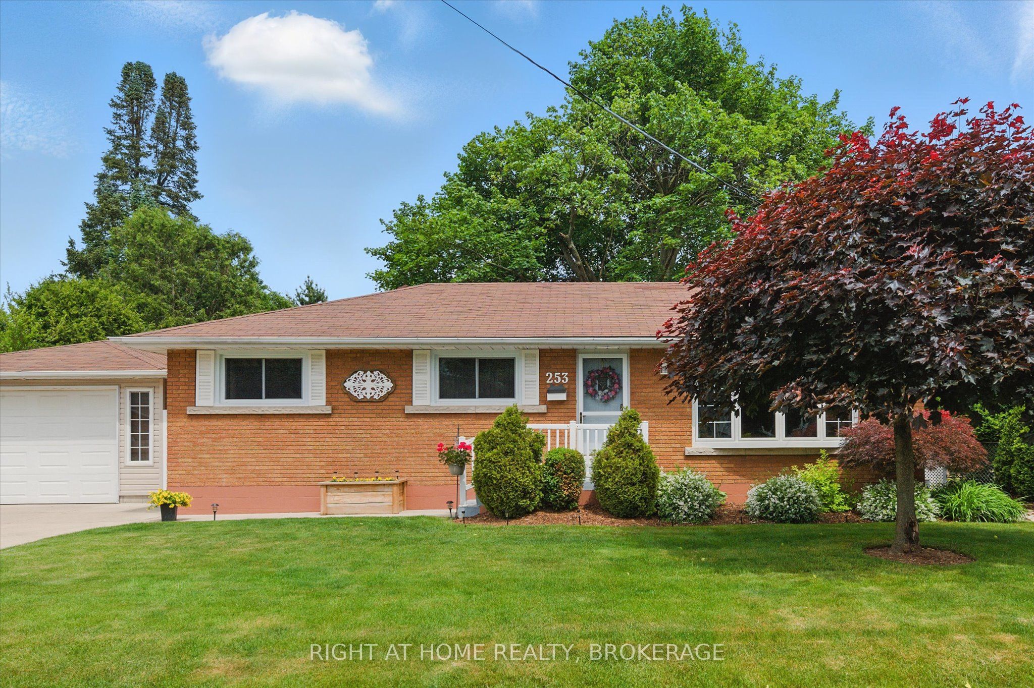 253 Nakoma Road Property Photo 1