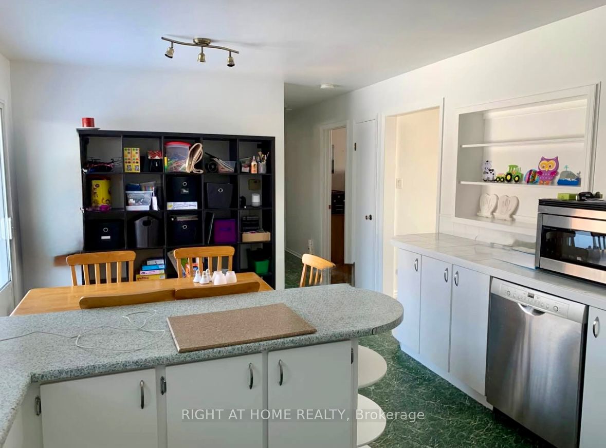220 King Street Property Photo 7