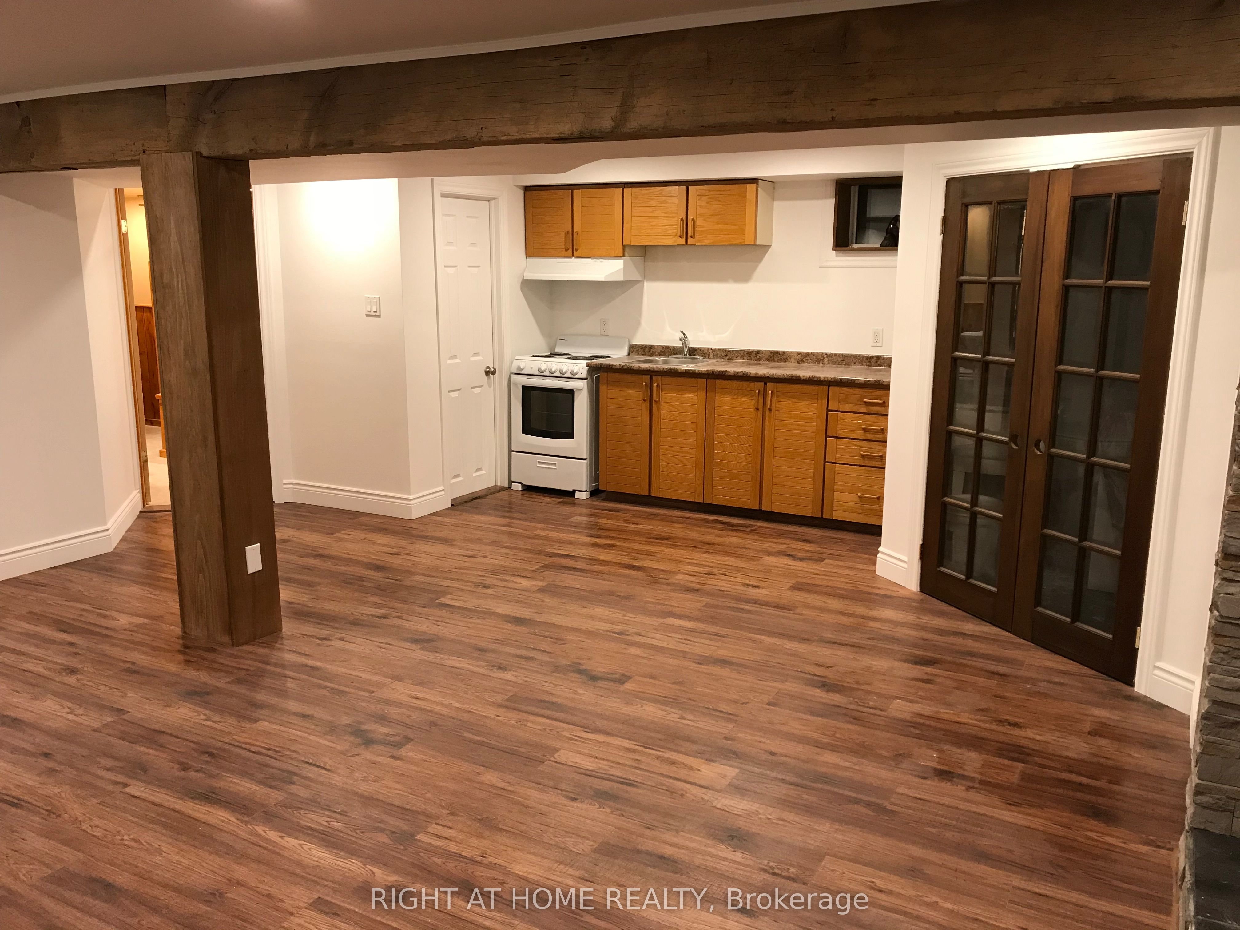 220 King Street Property Photo 15