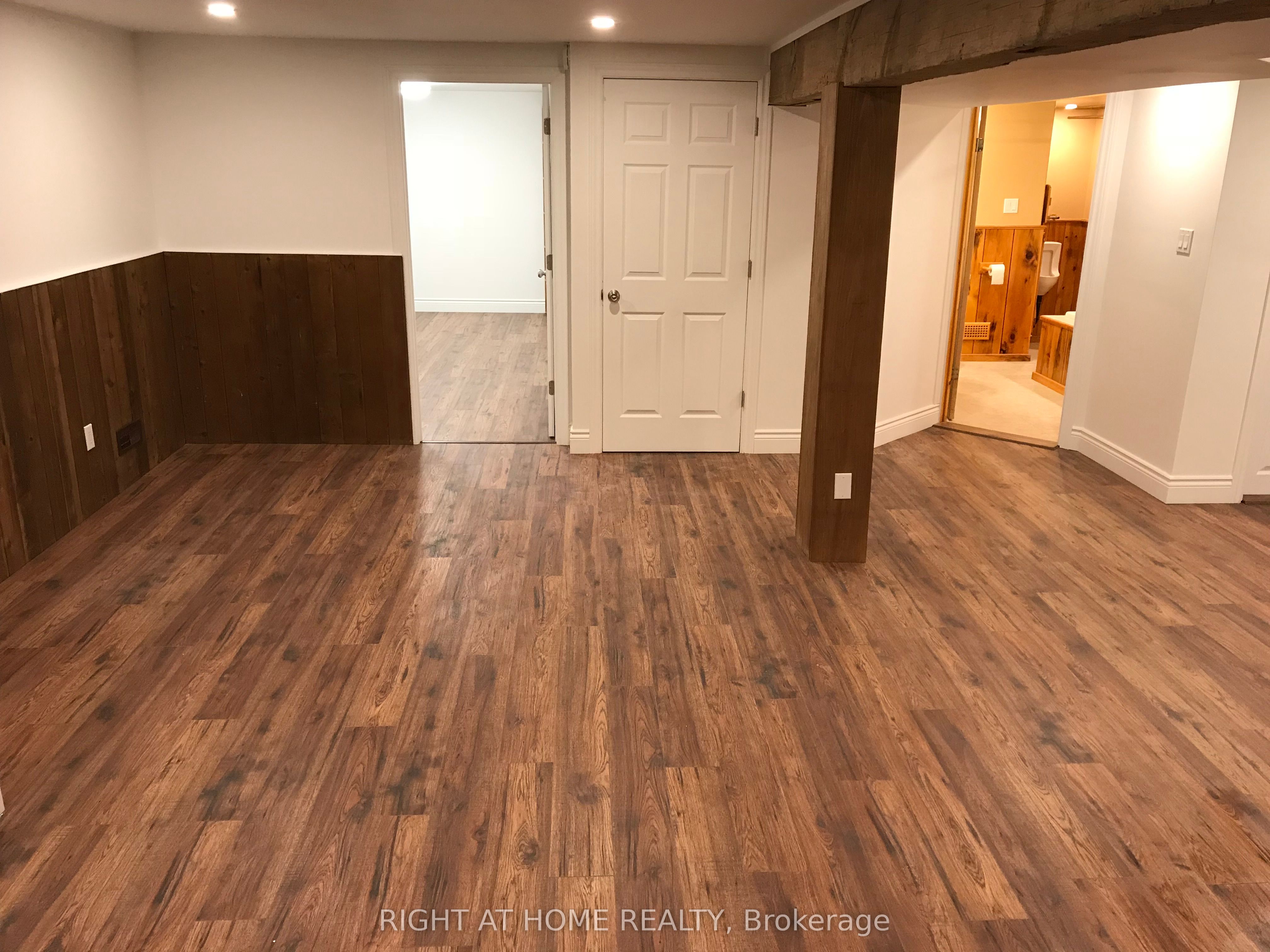 220 King Street Property Photo 16