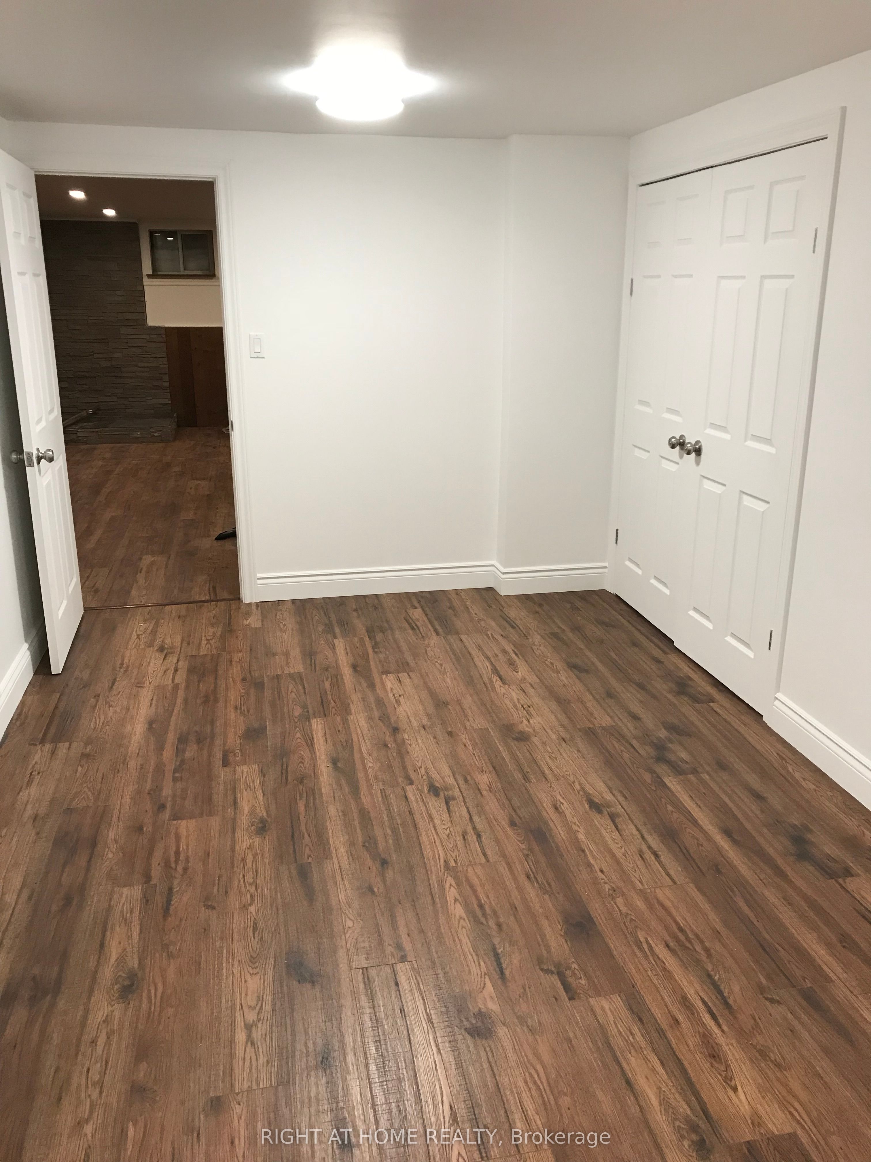 220 King Street Property Photo 18