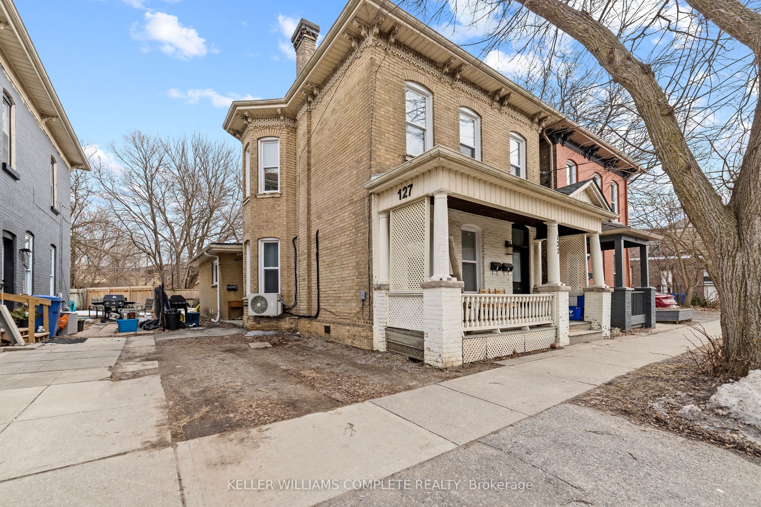 127 West Street Property Photo 3