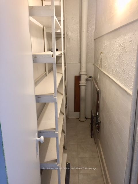 127 West Street Property Photo 9