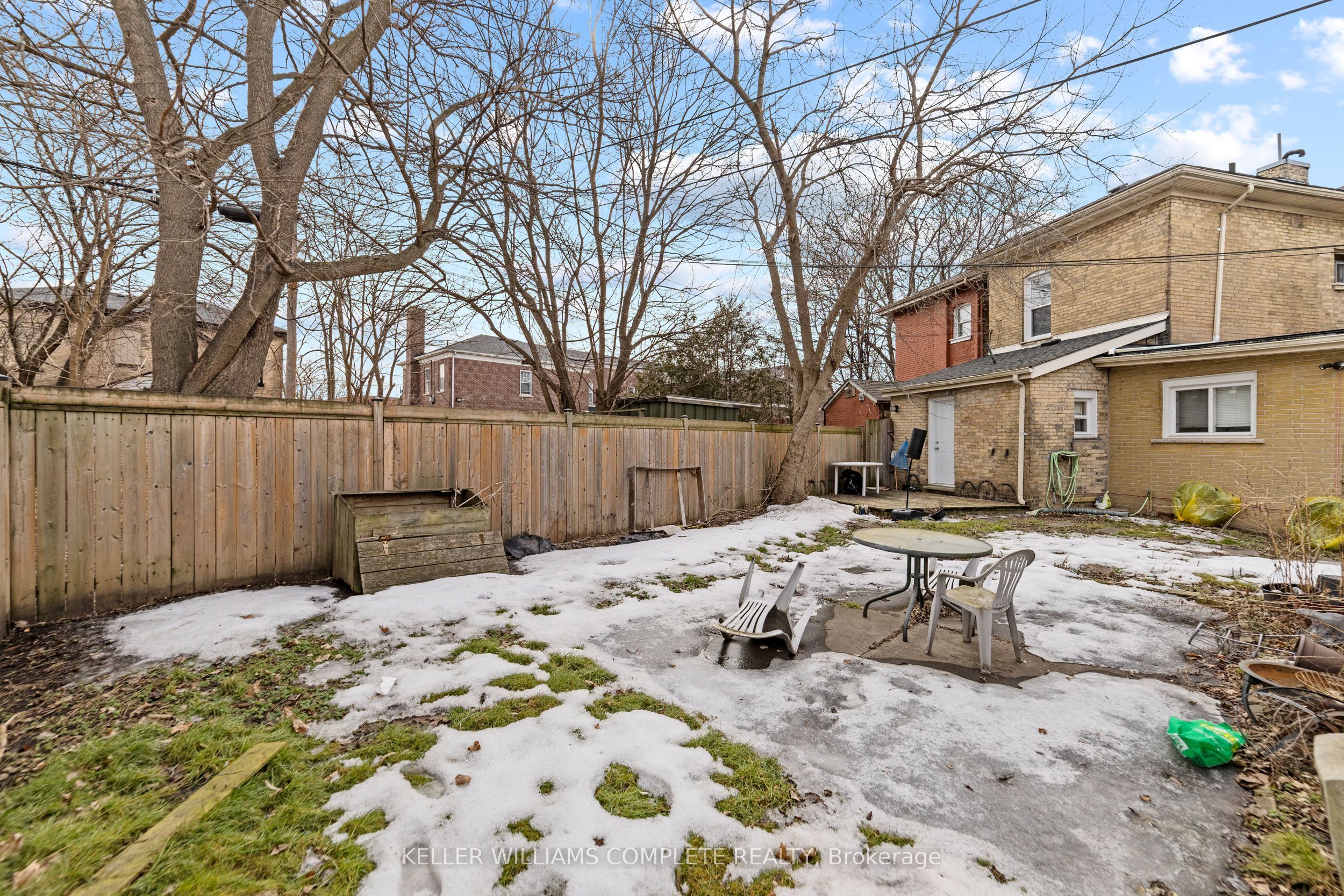 127 West Street Property Photo 32