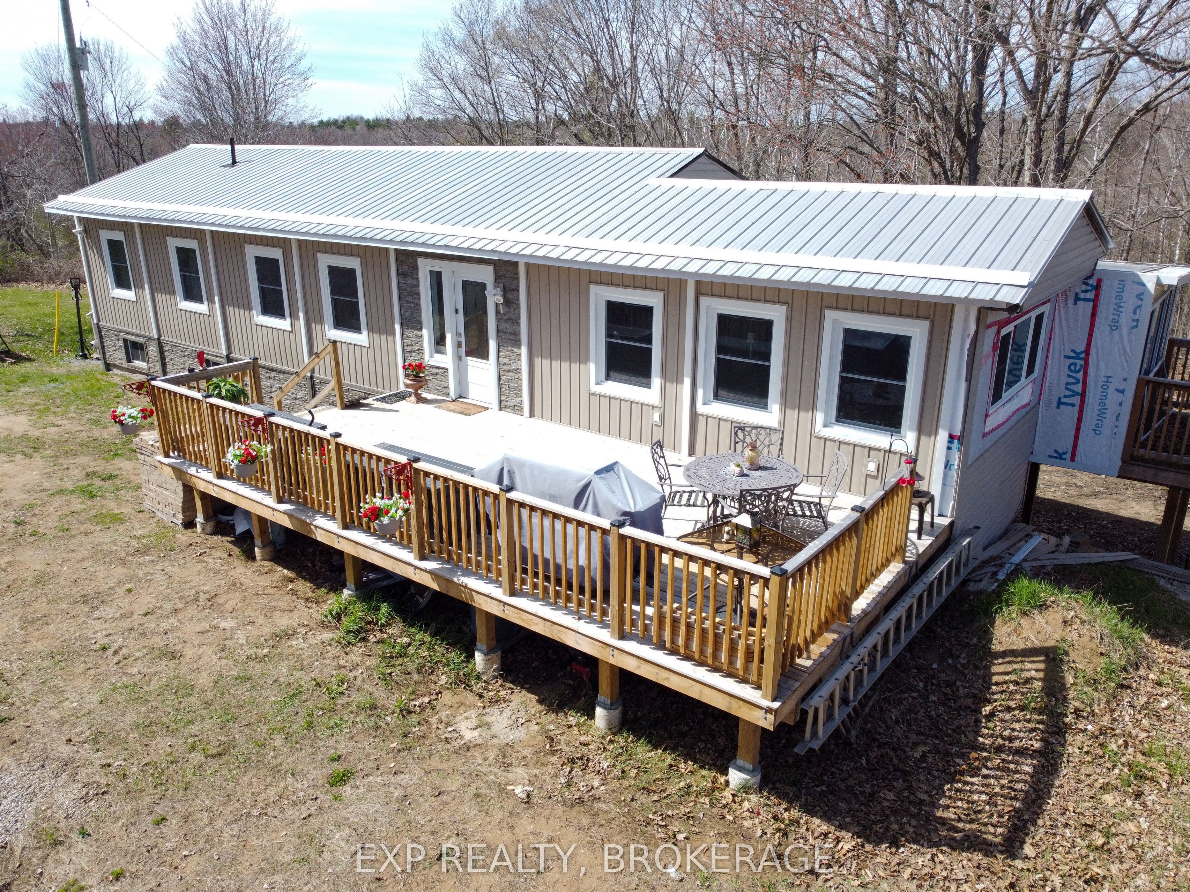 2624 Green Bay Road Property Photo 1