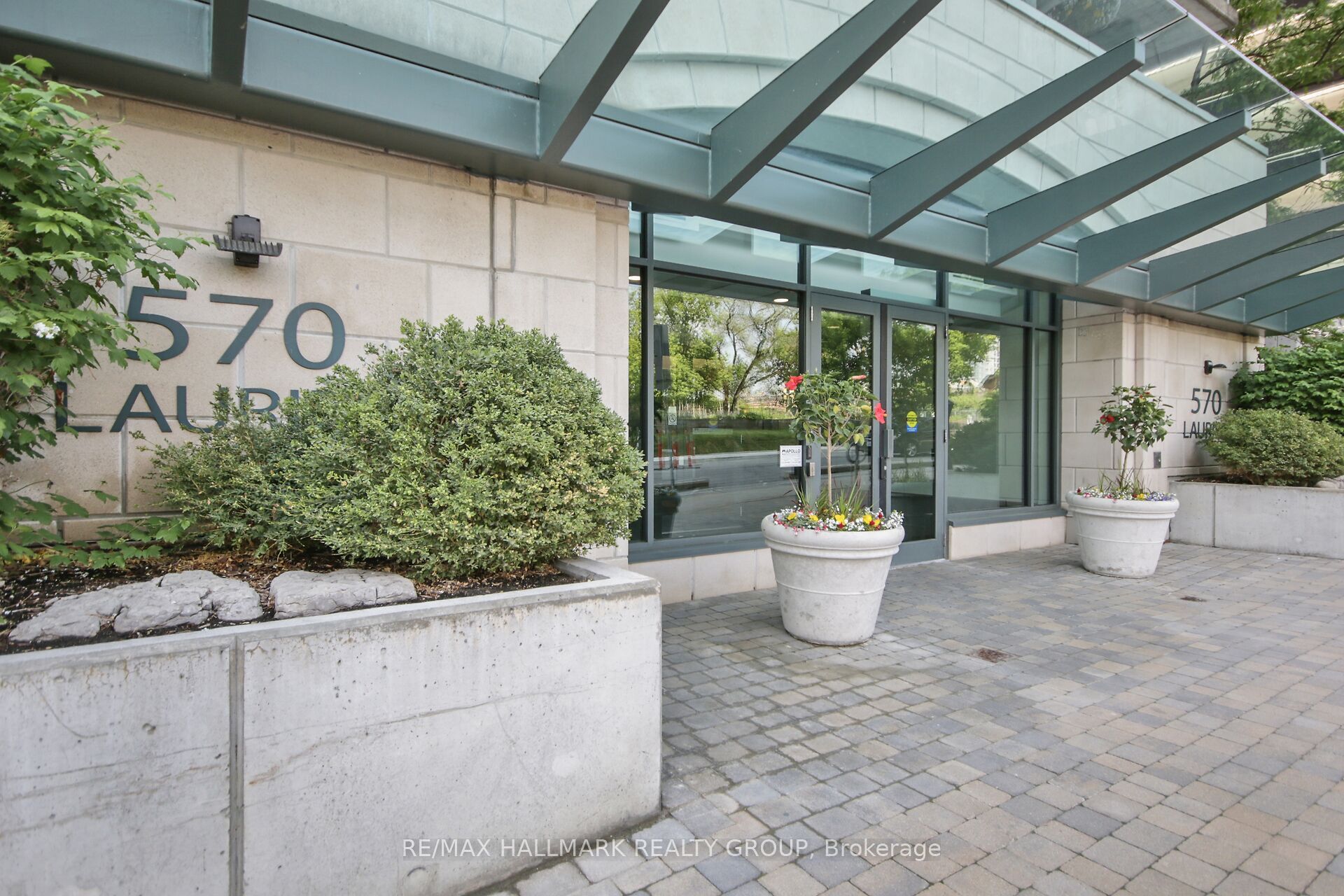 #1706 - 570 Laurier Avenue Property Photo 1