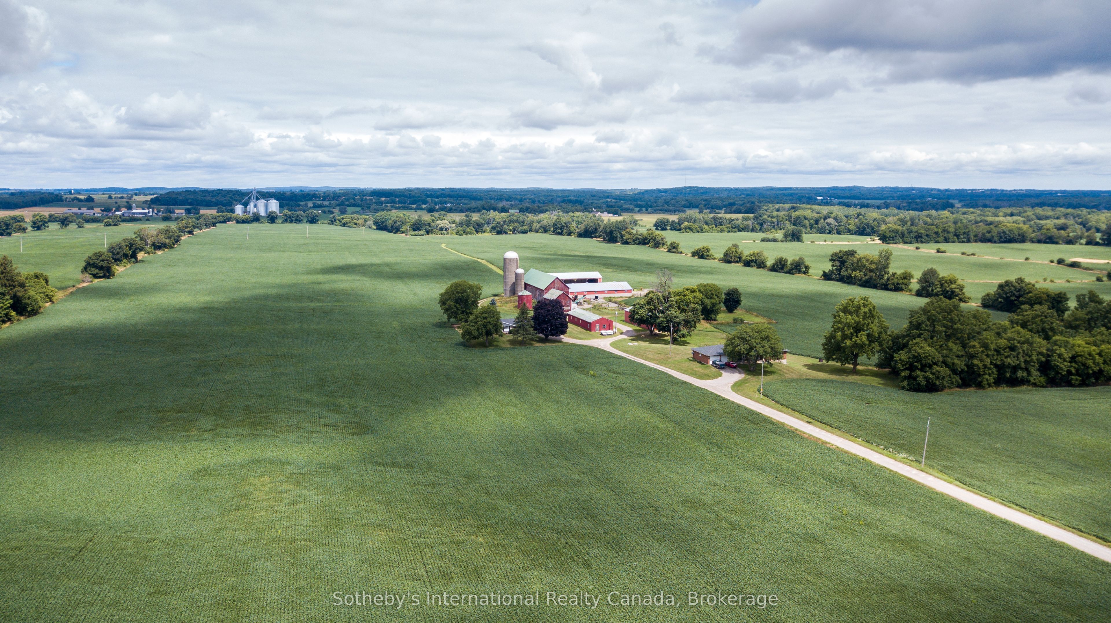 671/673 Powerline Road Property Photo 3