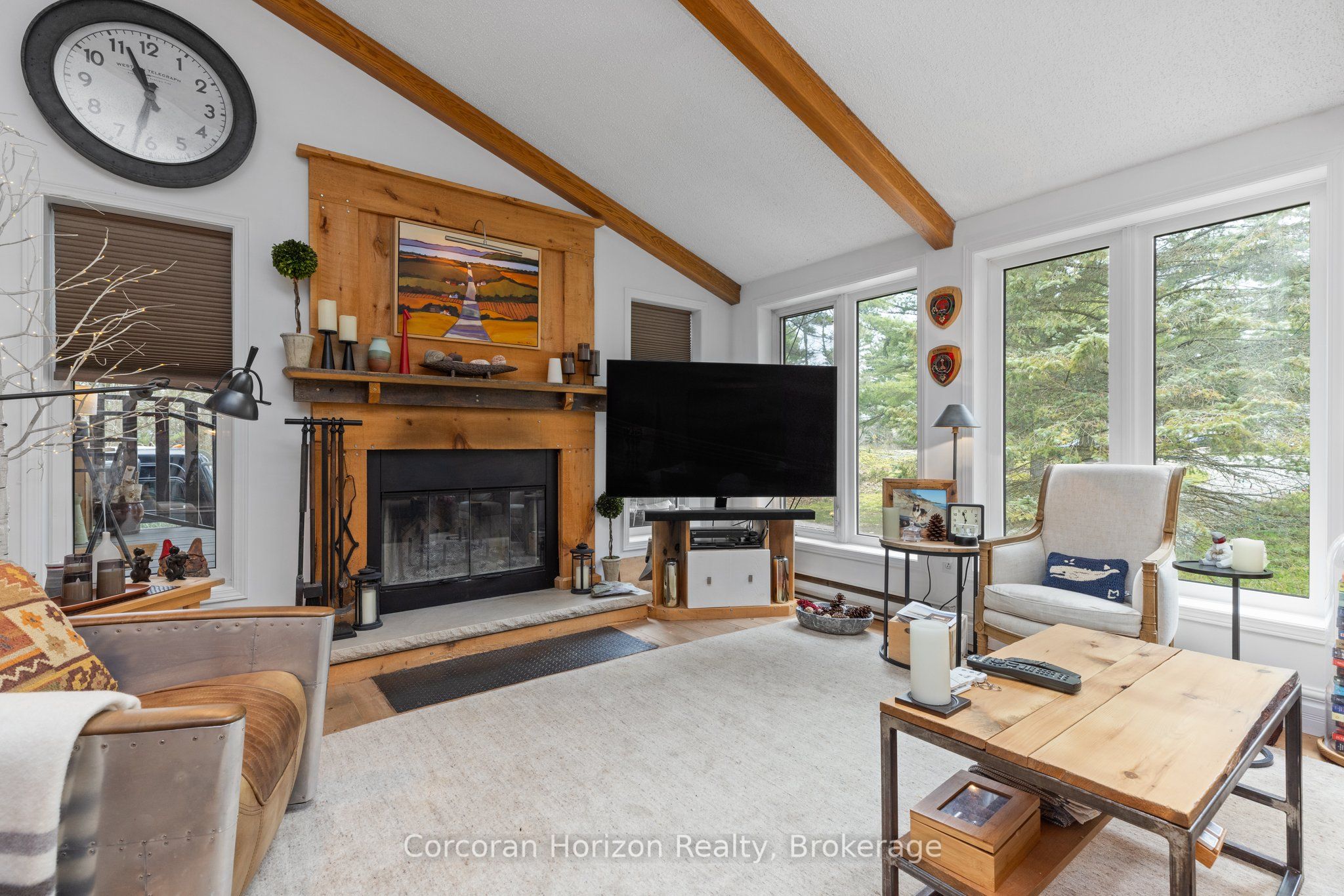 2517 Honey Harbour Rd Property Photo 1