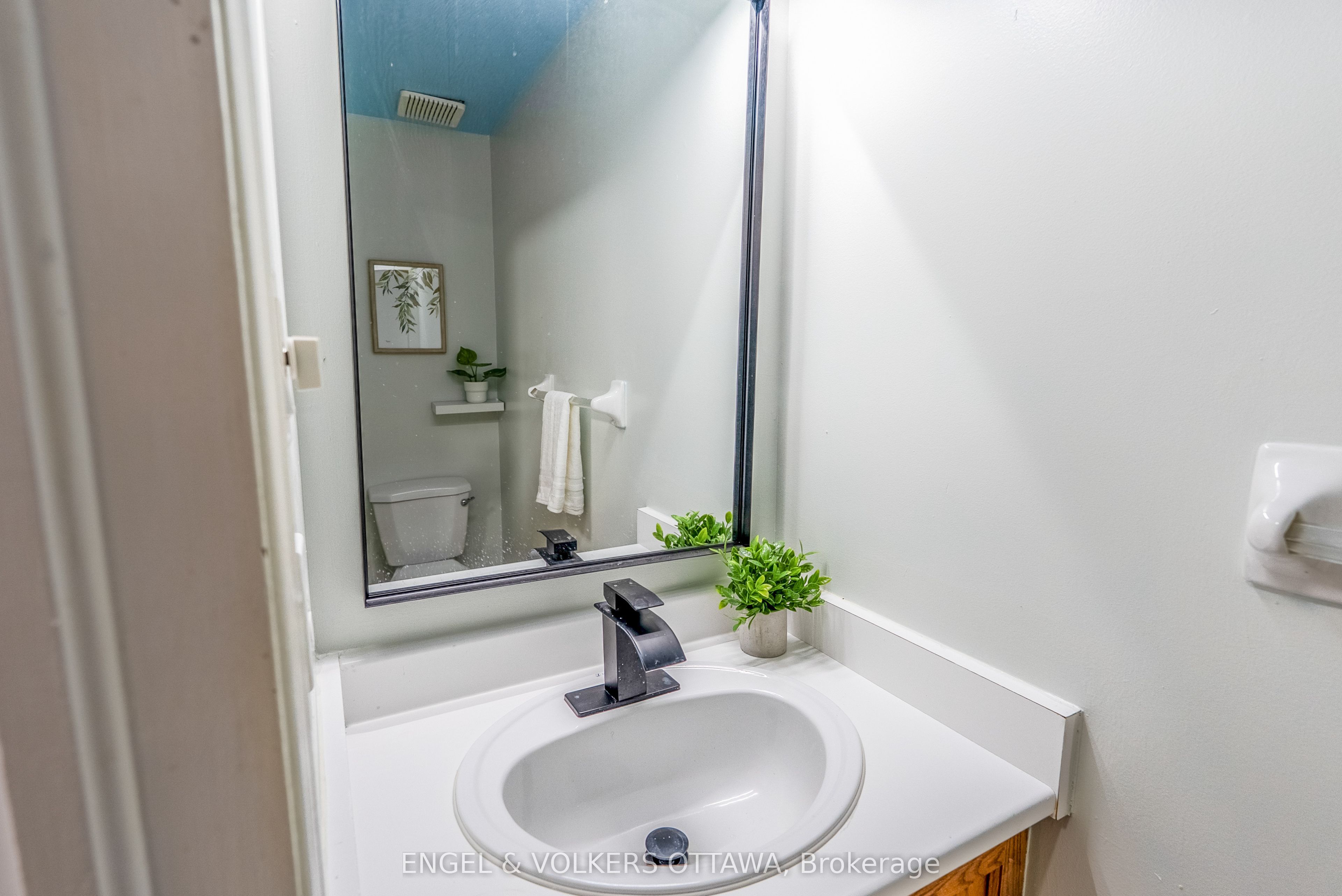 34 Baton Court Property Photo 12