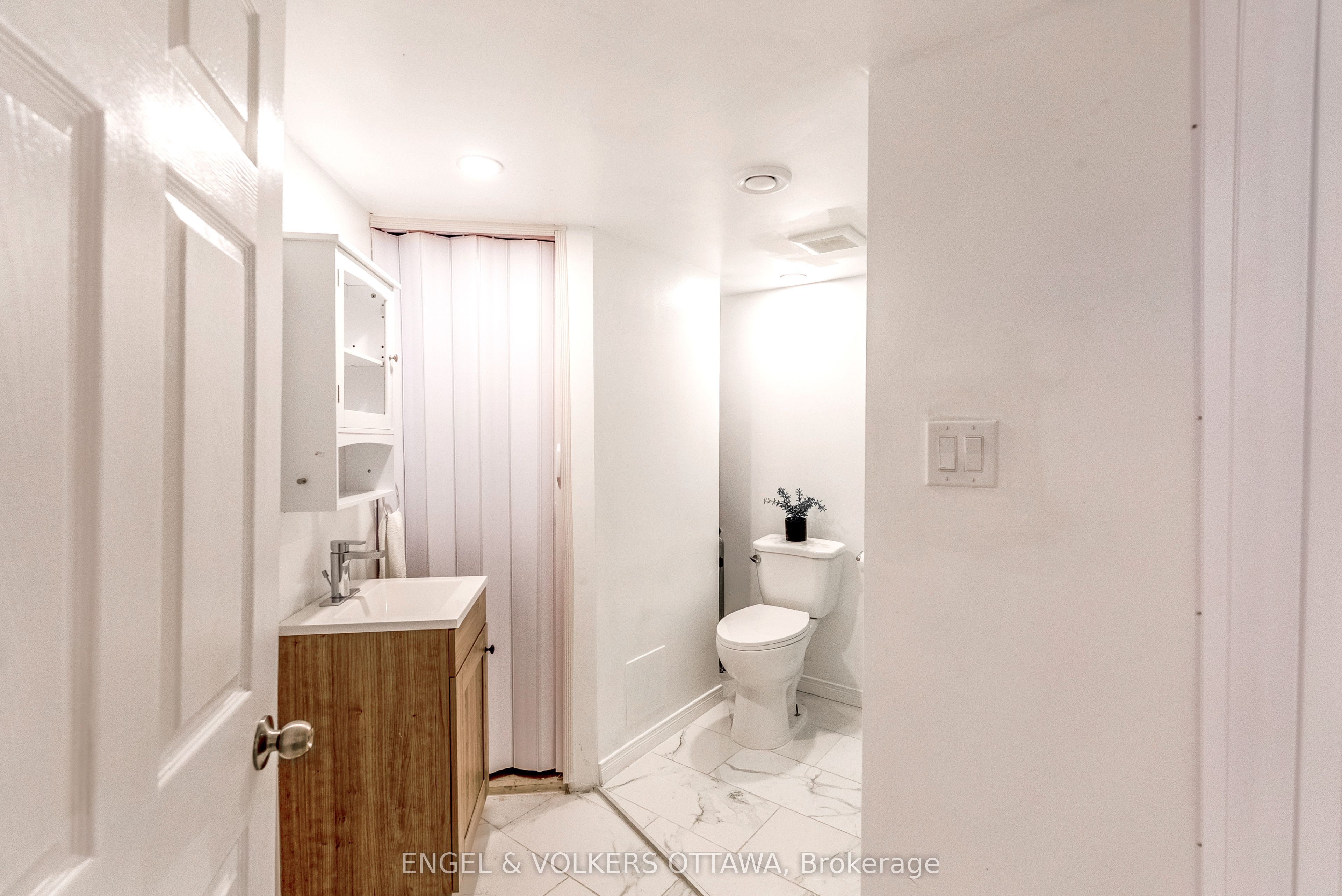 34 Baton Court Property Photo 25