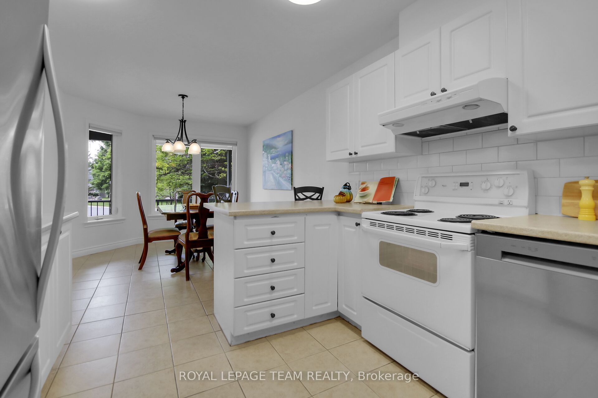 9 Weaver Crescent Property Photo 7