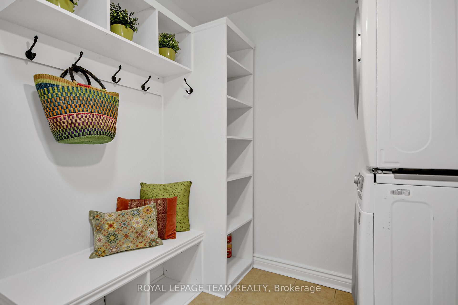 9 Weaver Crescent Property Photo 16