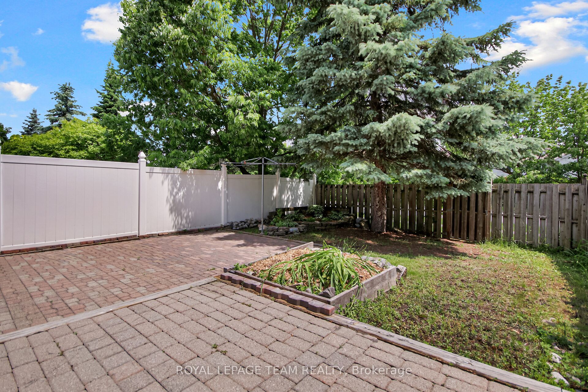 9 Weaver Crescent Property Photo 27