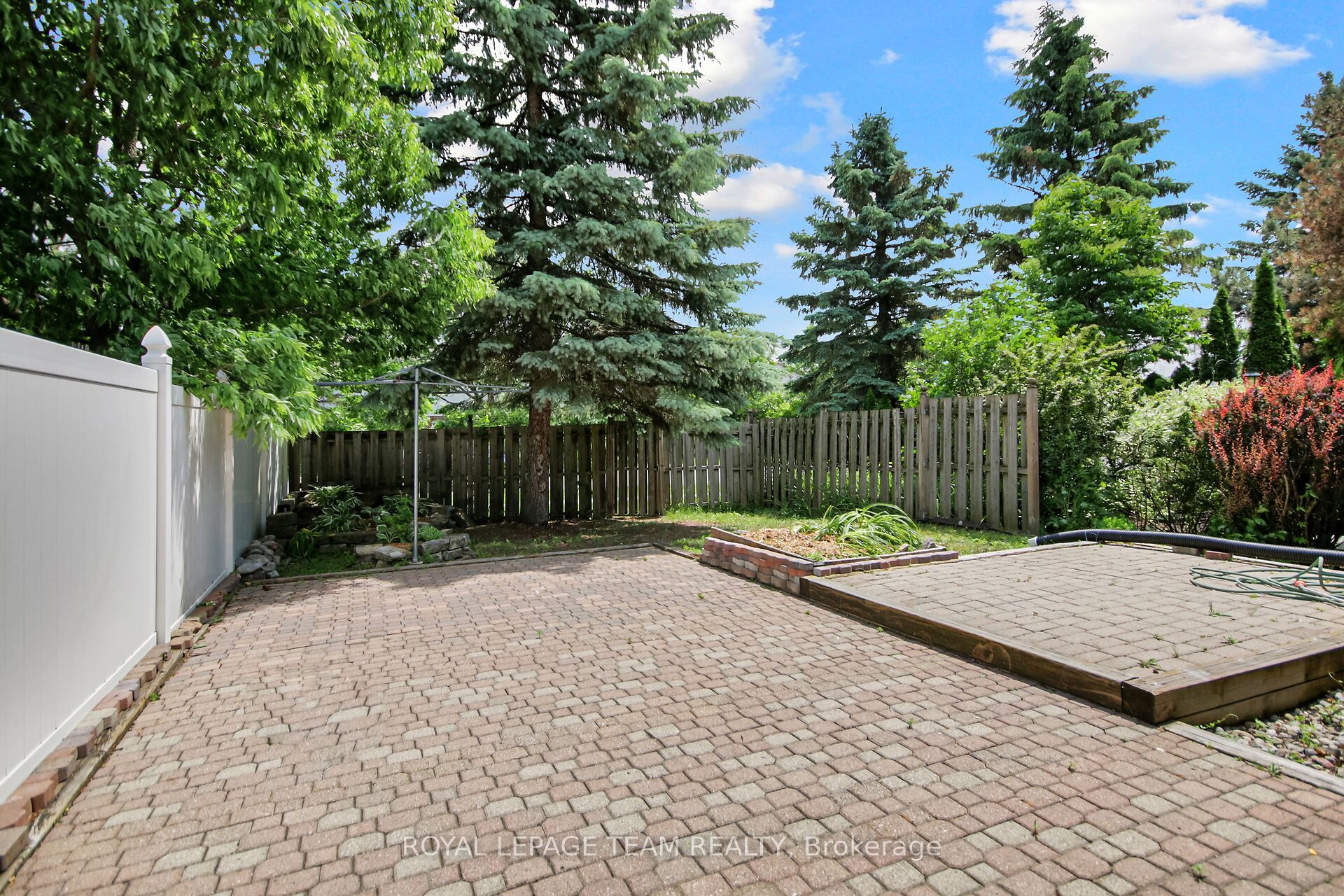 9 Weaver Crescent Property Photo 28