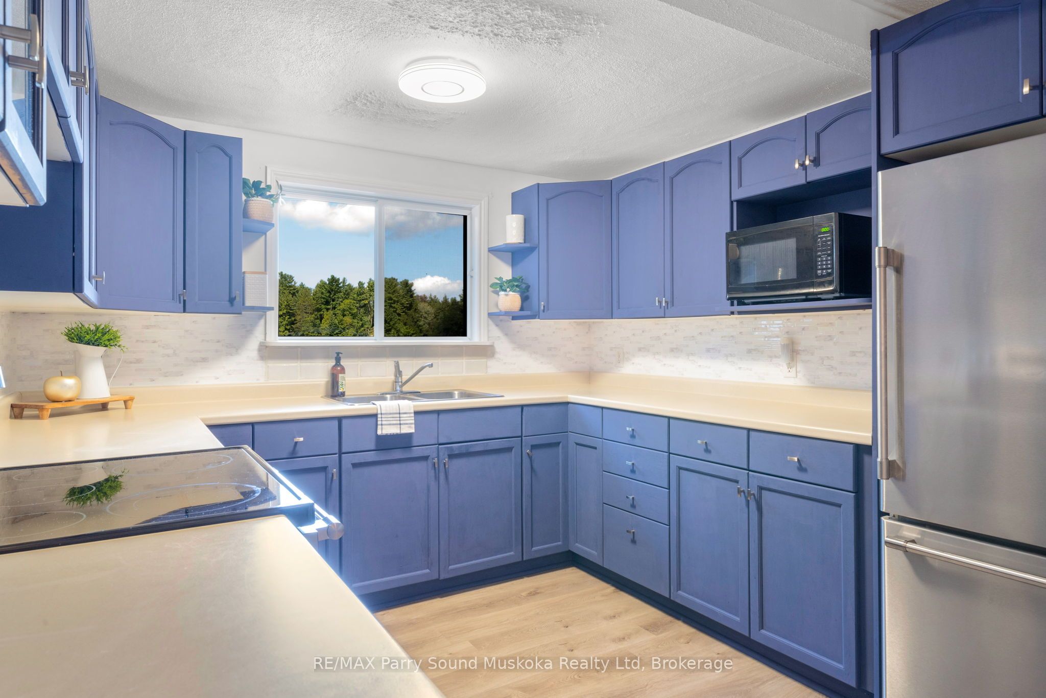 13 Shady Lane Property Photo 8