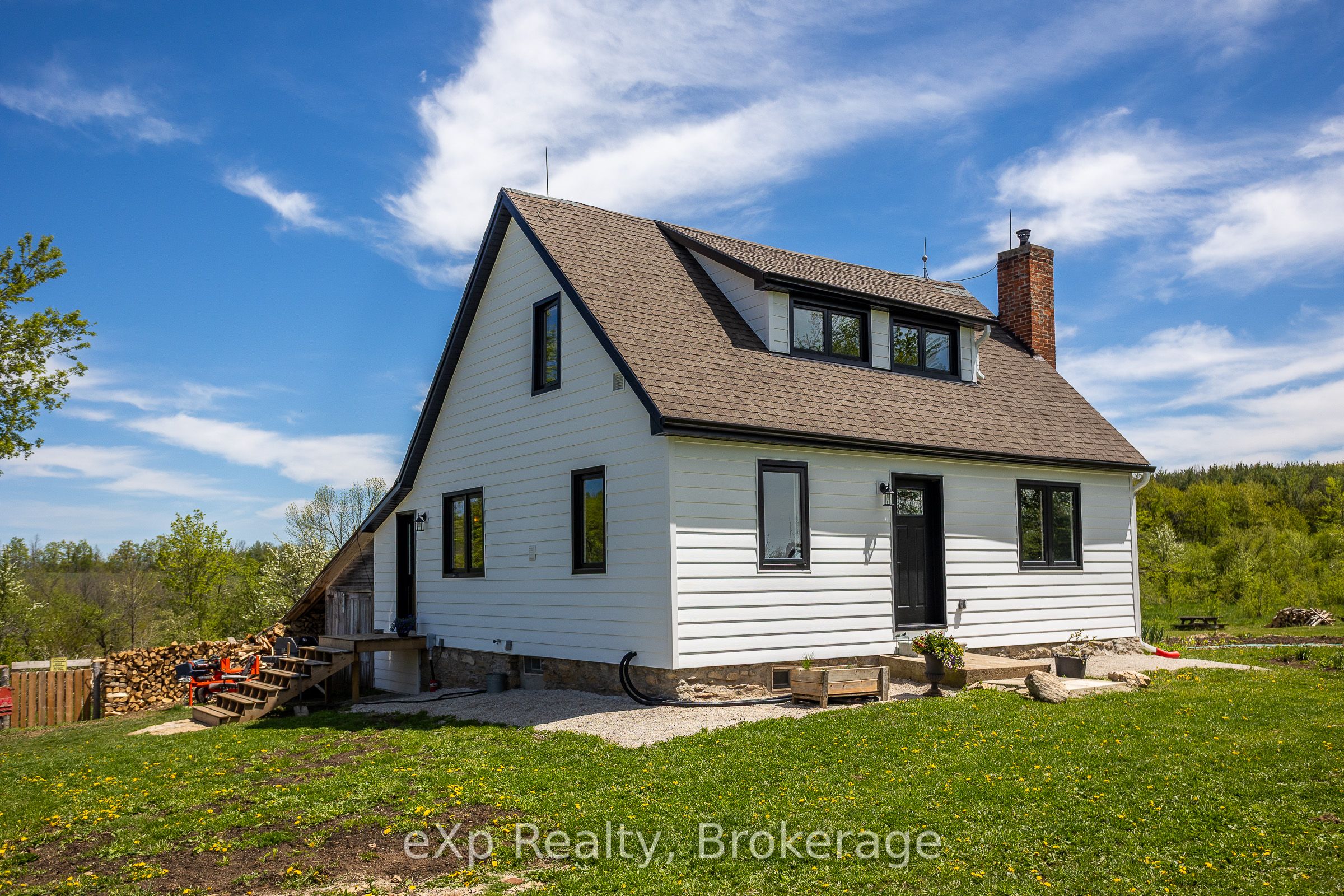 58111 12th Line Property Photo 6