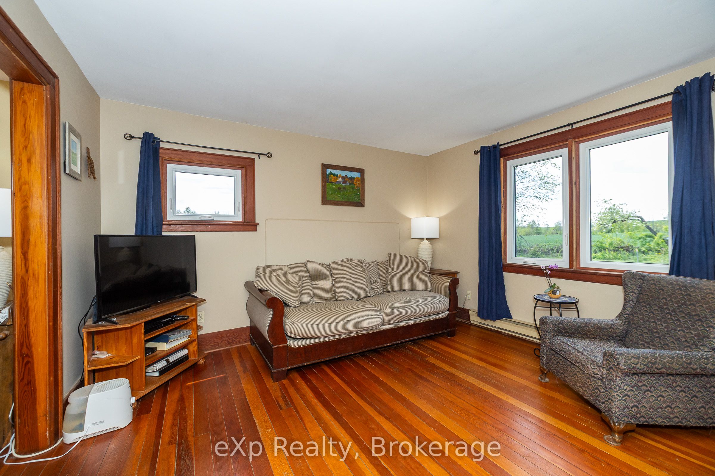 58111 12th Line Property Photo 9