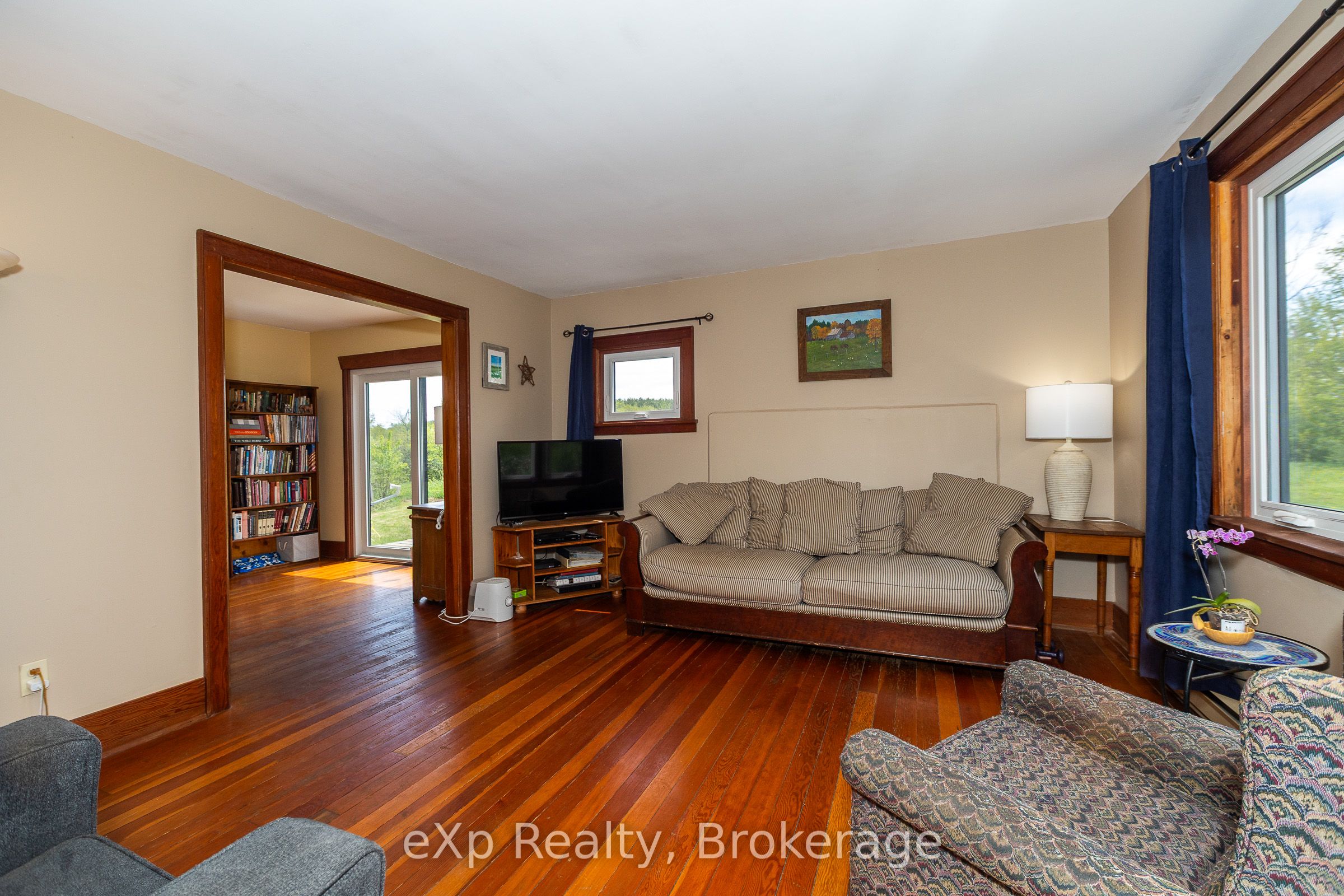 58111 12th Line Property Photo 10