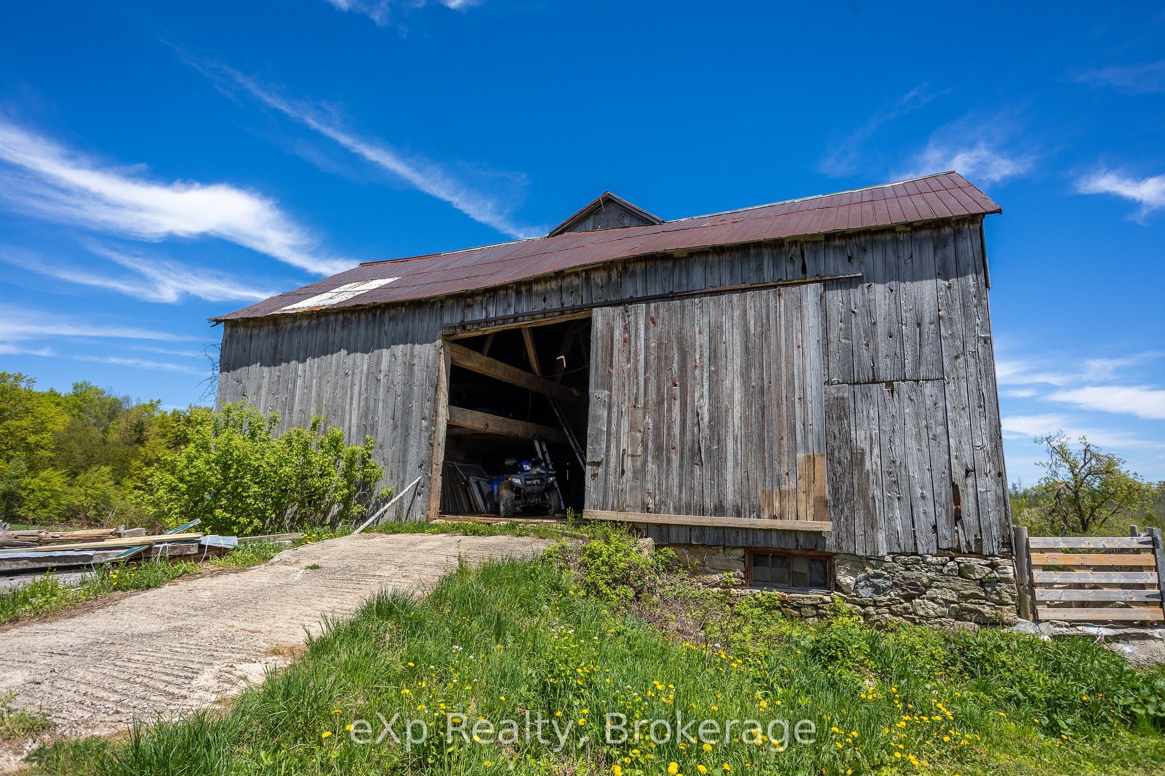 58111 12th Line Property Photo 33