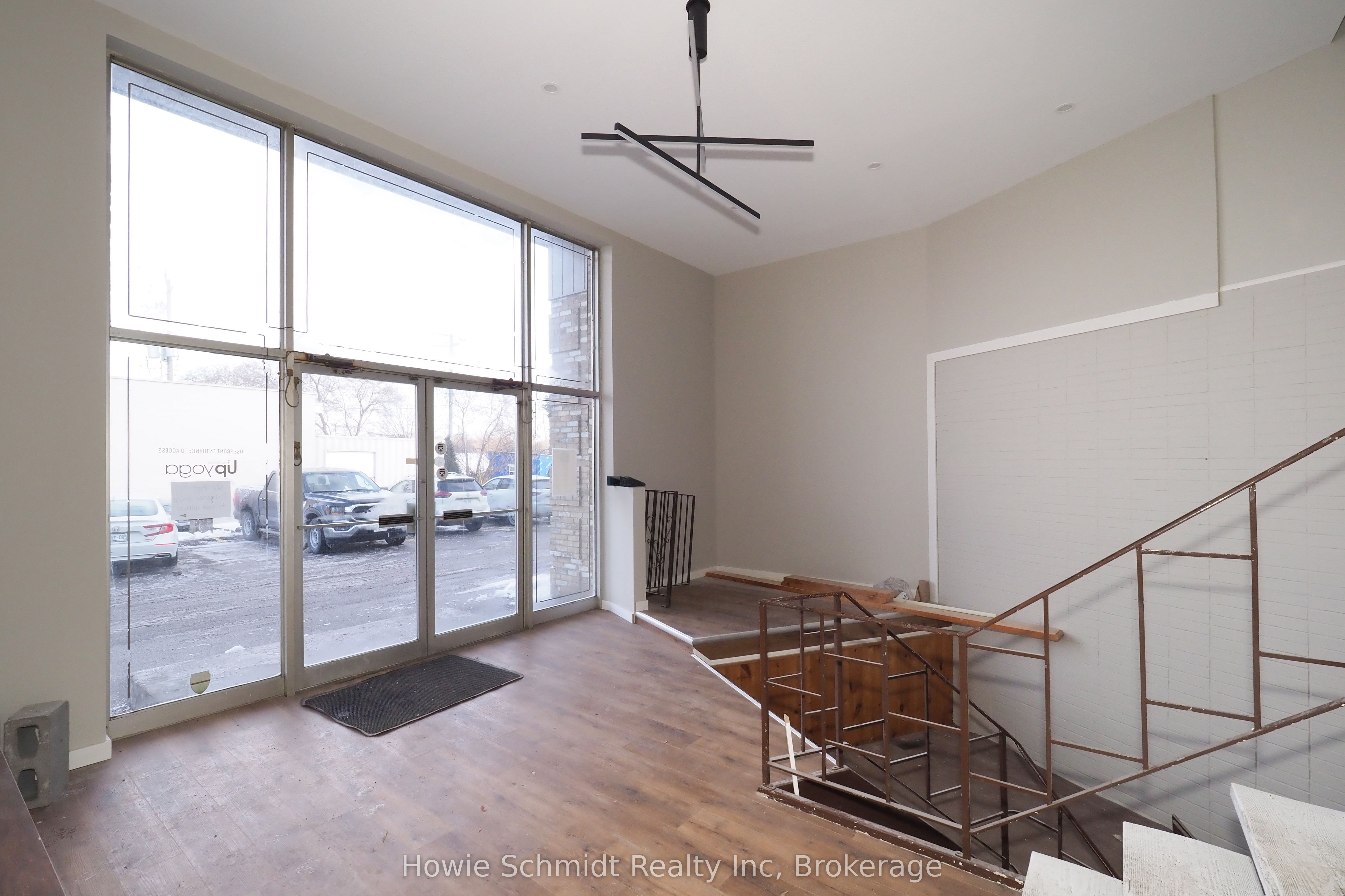 100 Dundas Street E Property Photo 3