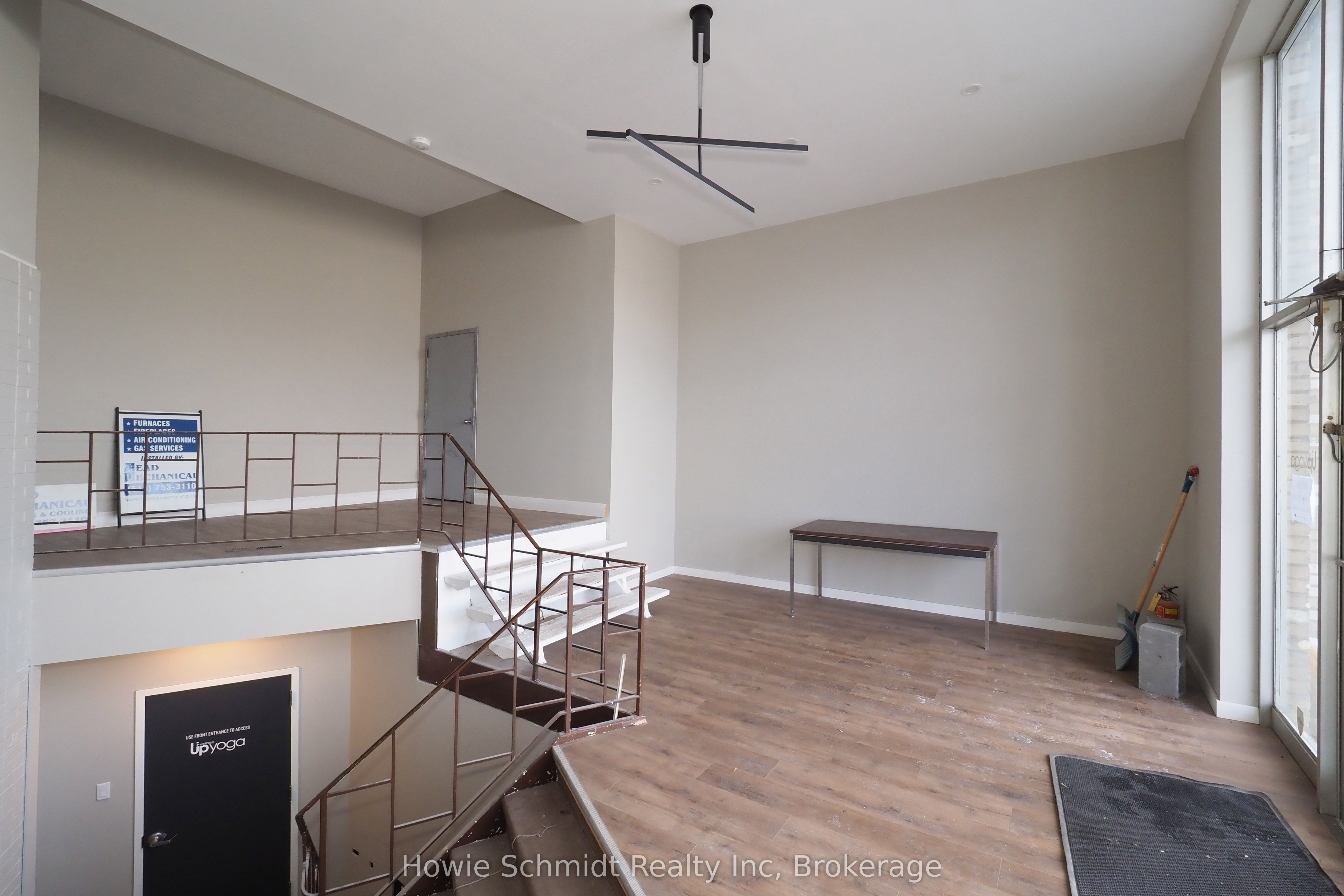 100 Dundas Street E Property Photo 4