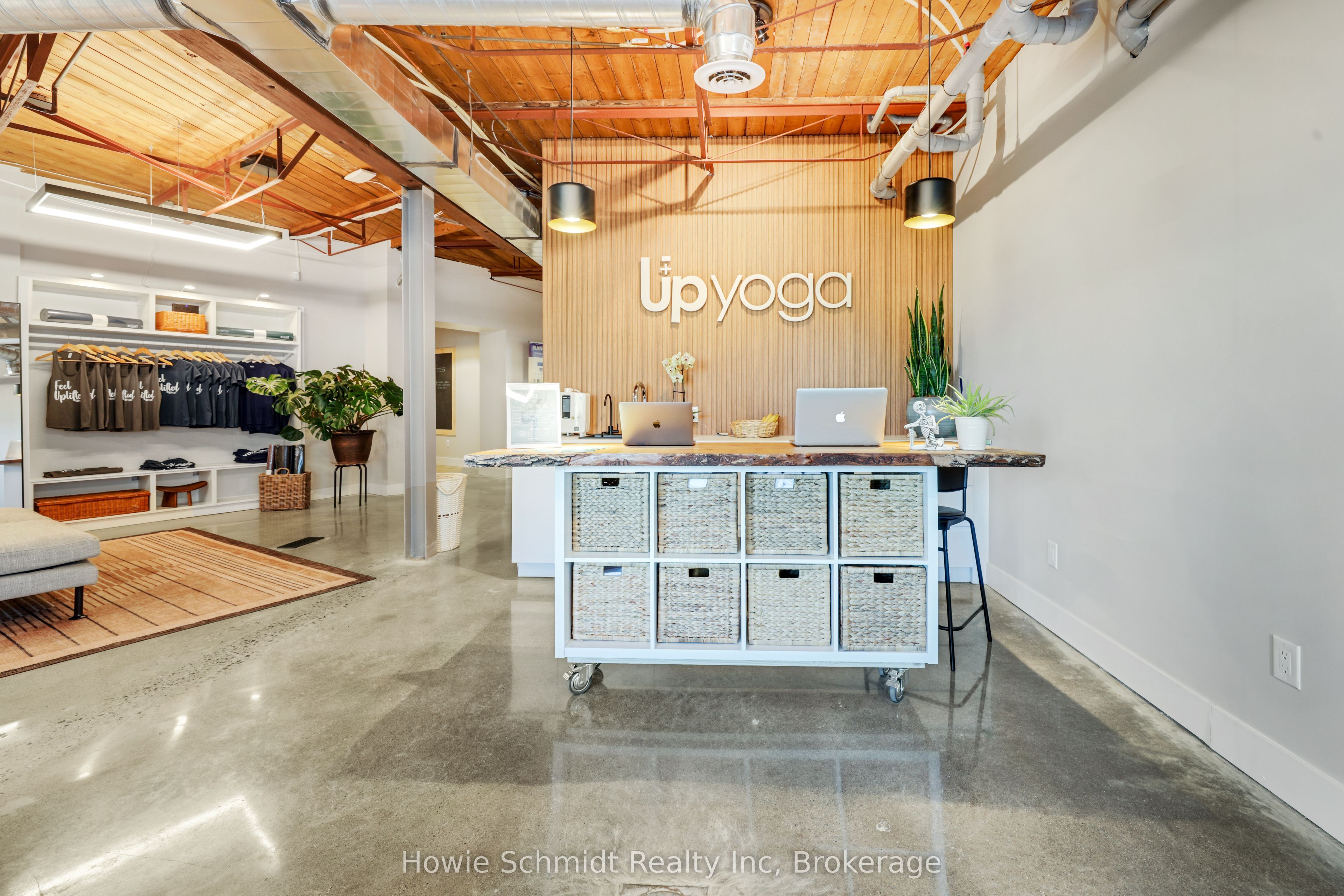 100 Dundas Street E Property Photo 8