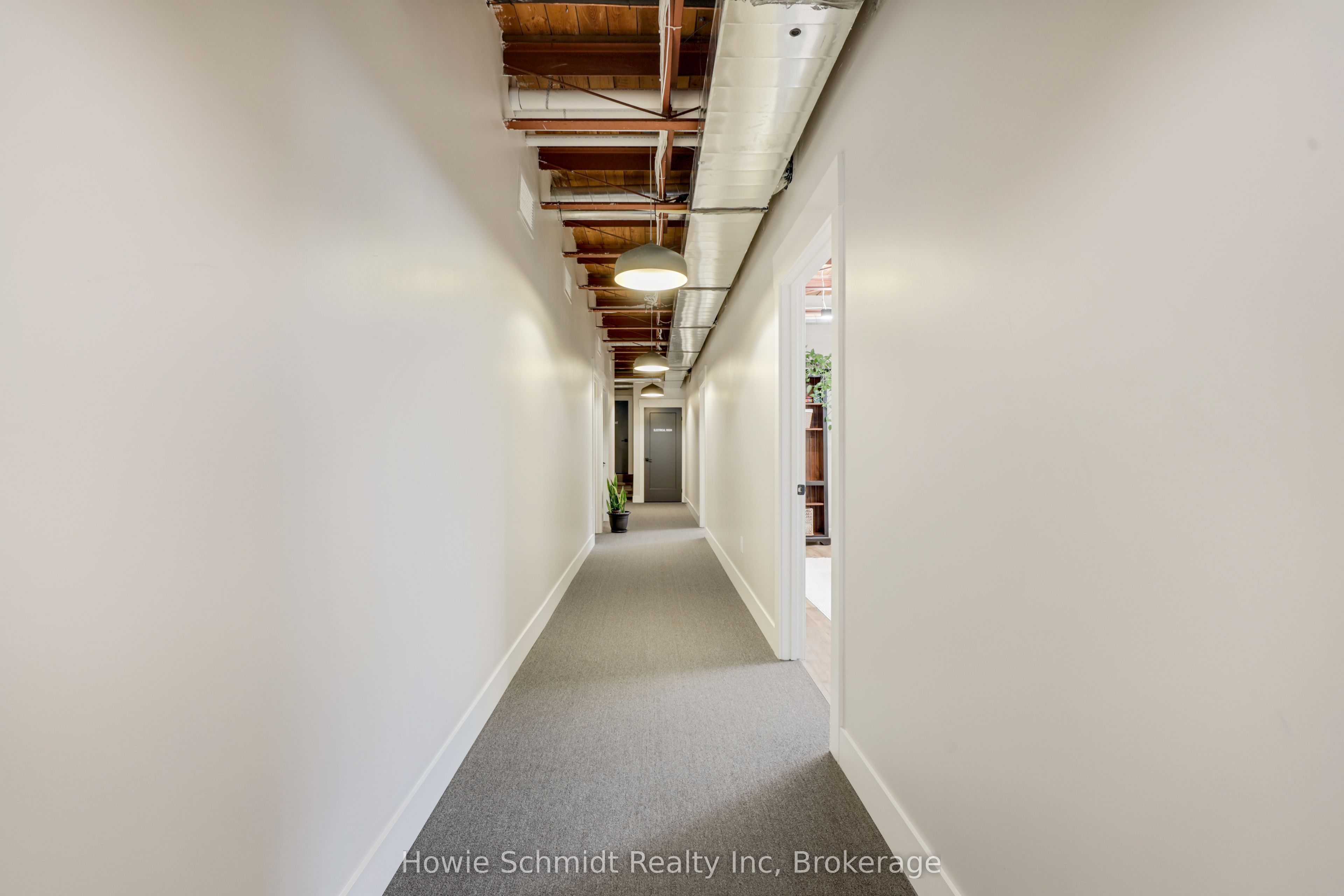 100 Dundas Street E Property Photo 11
