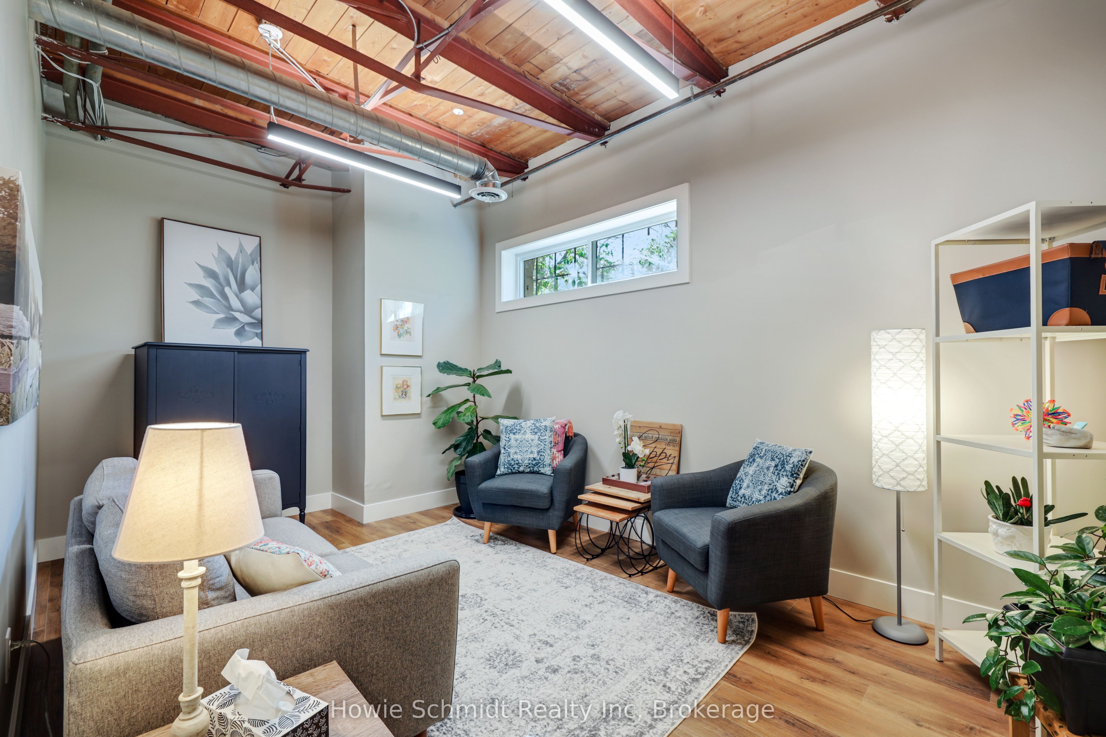 100 Dundas Street E Property Photo 12