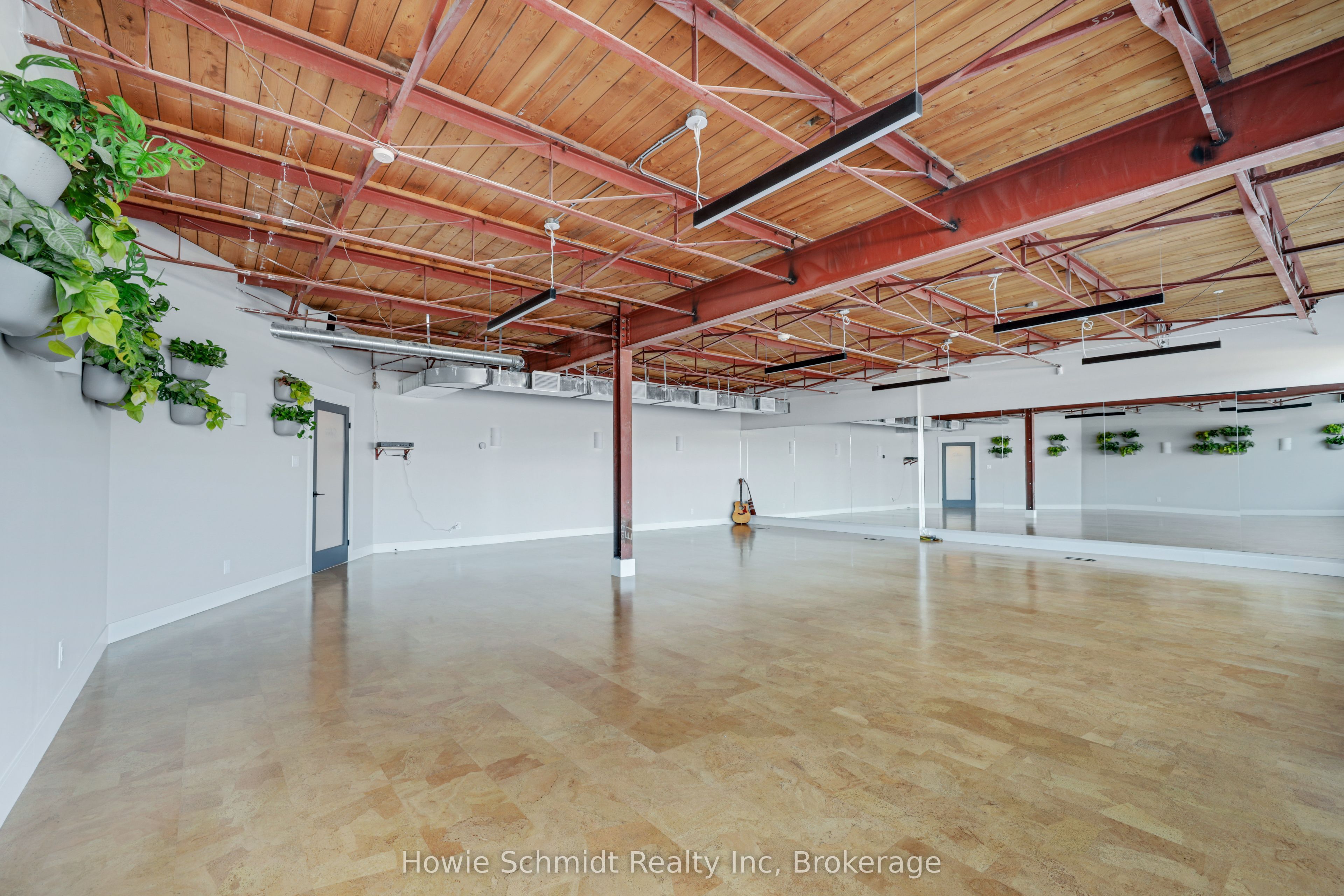 100 Dundas Street E Property Photo 19