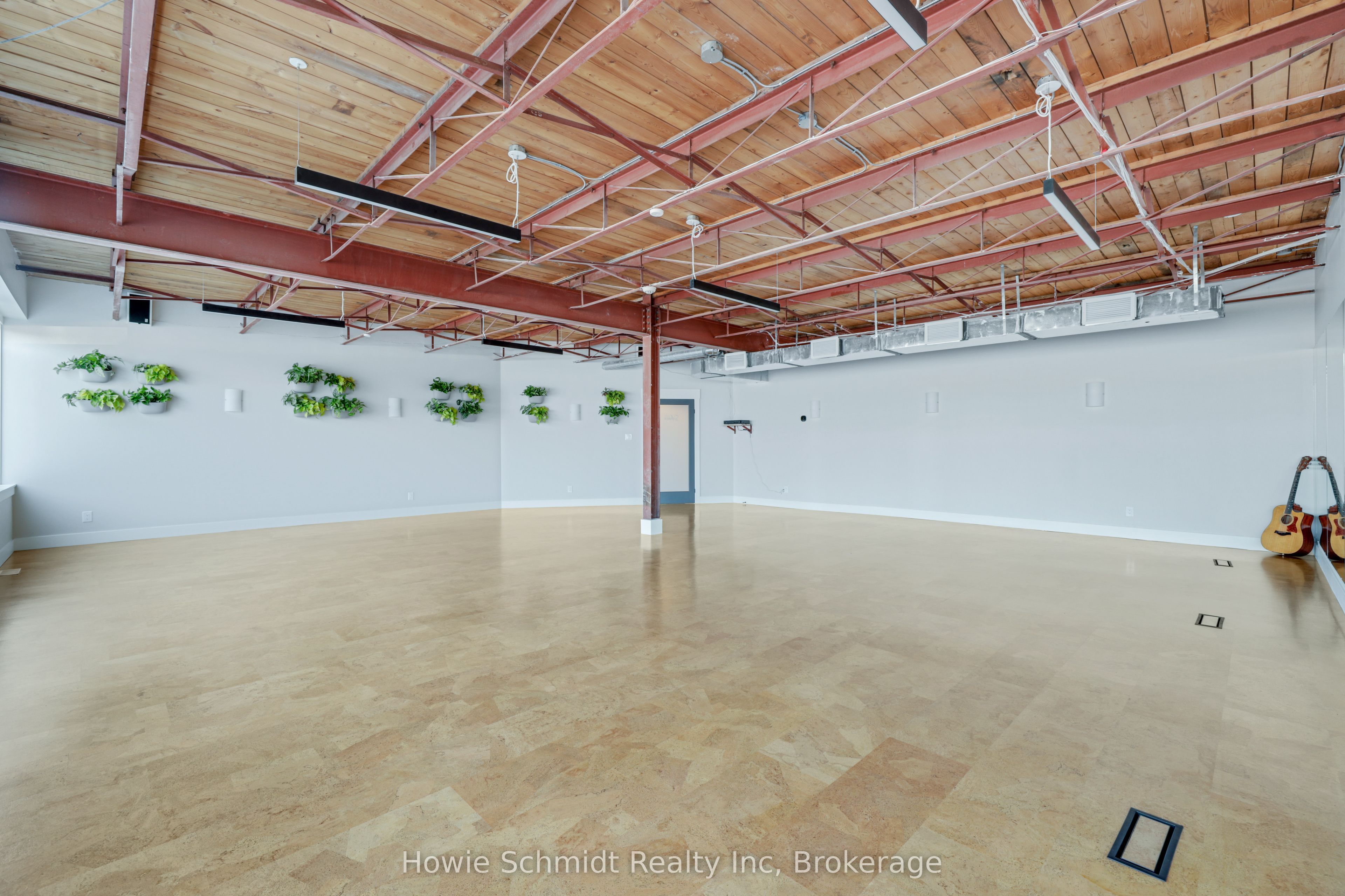 100 Dundas Street E Property Photo 20