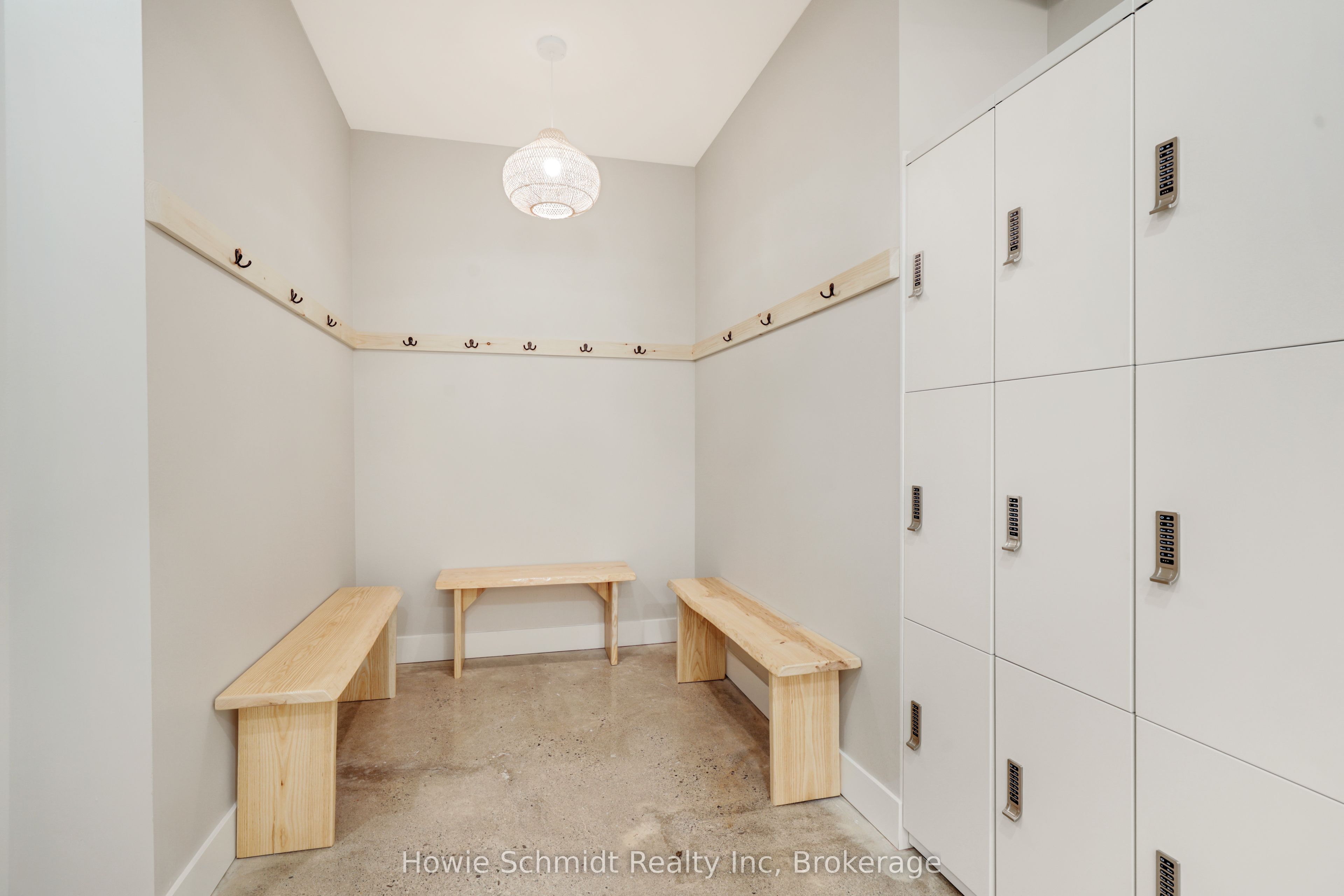 100 Dundas Street E Property Photo 29