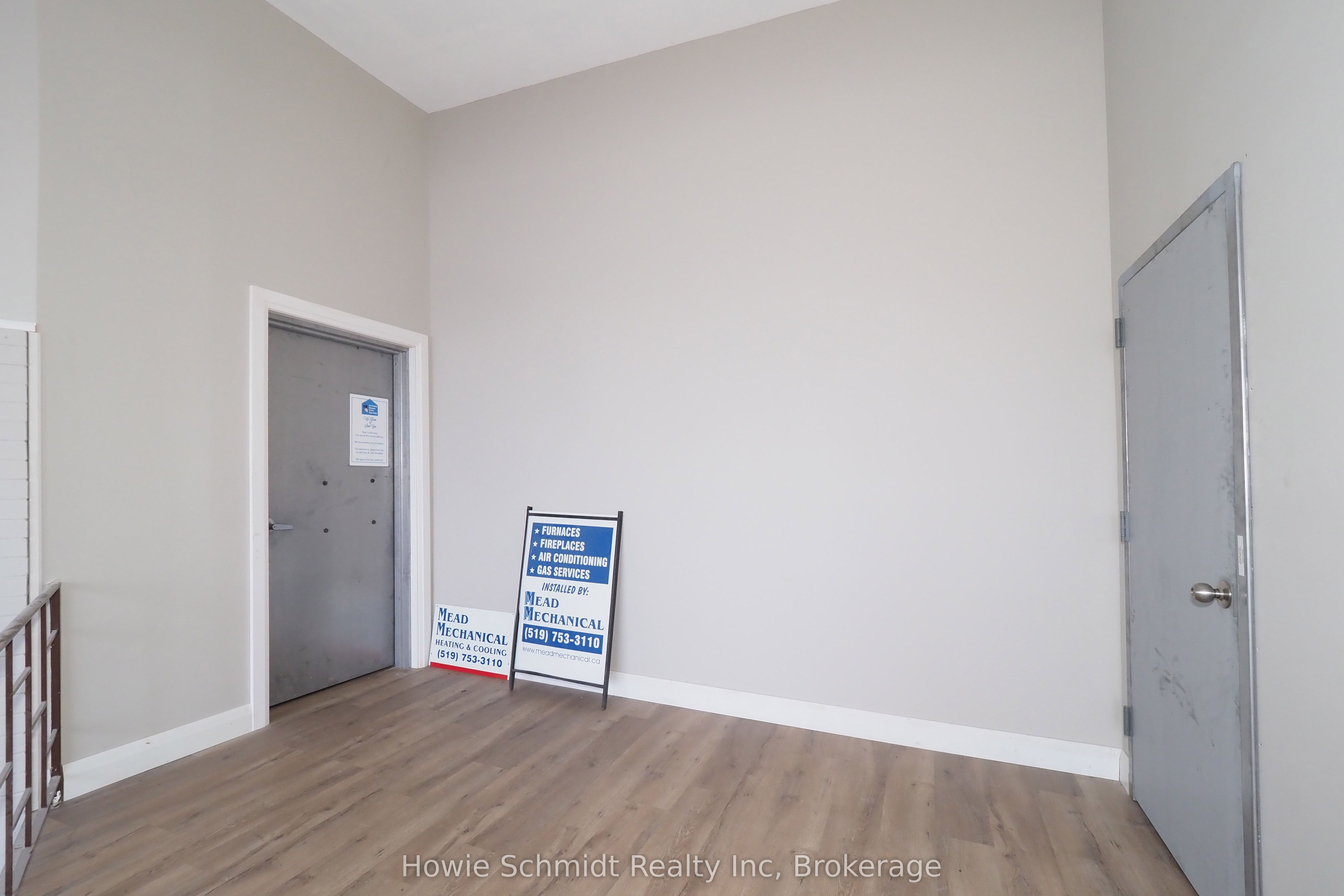 100 Dundas Street E Property Photo 32
