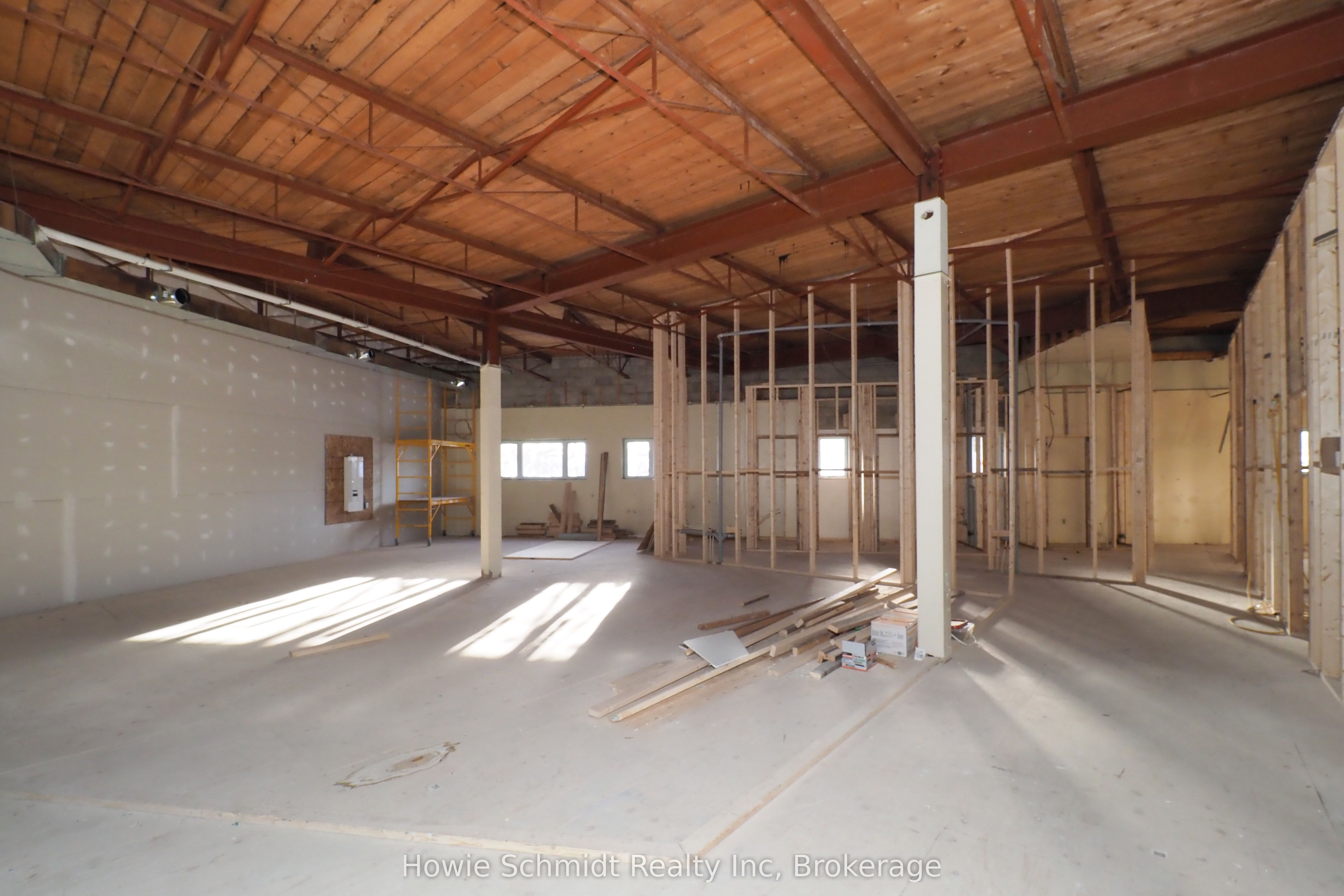 100 Dundas Street E Property Photo 35