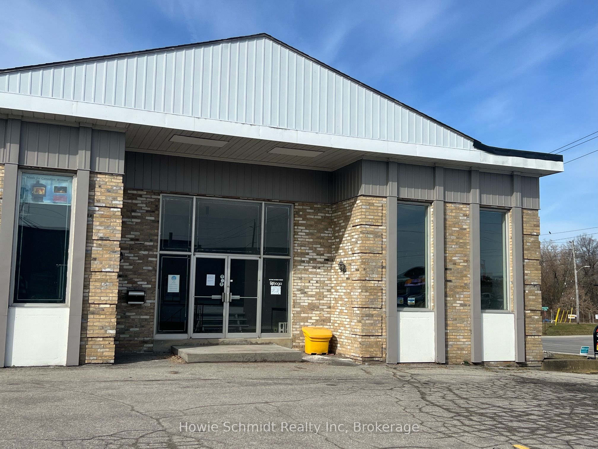 100 Dundas Street E Property Photo 44