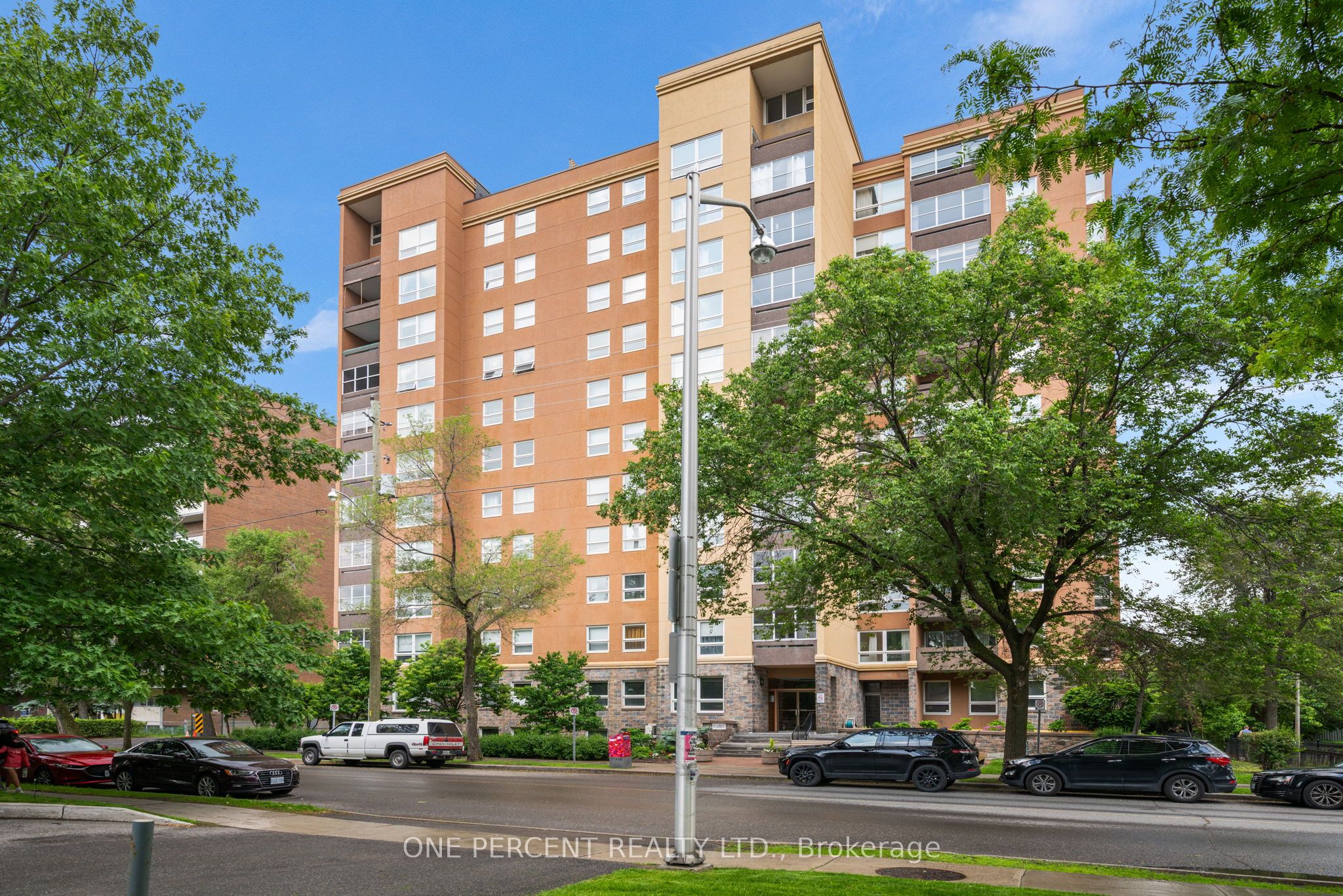 373 Laurier Avenue E 201 Property Photo 1