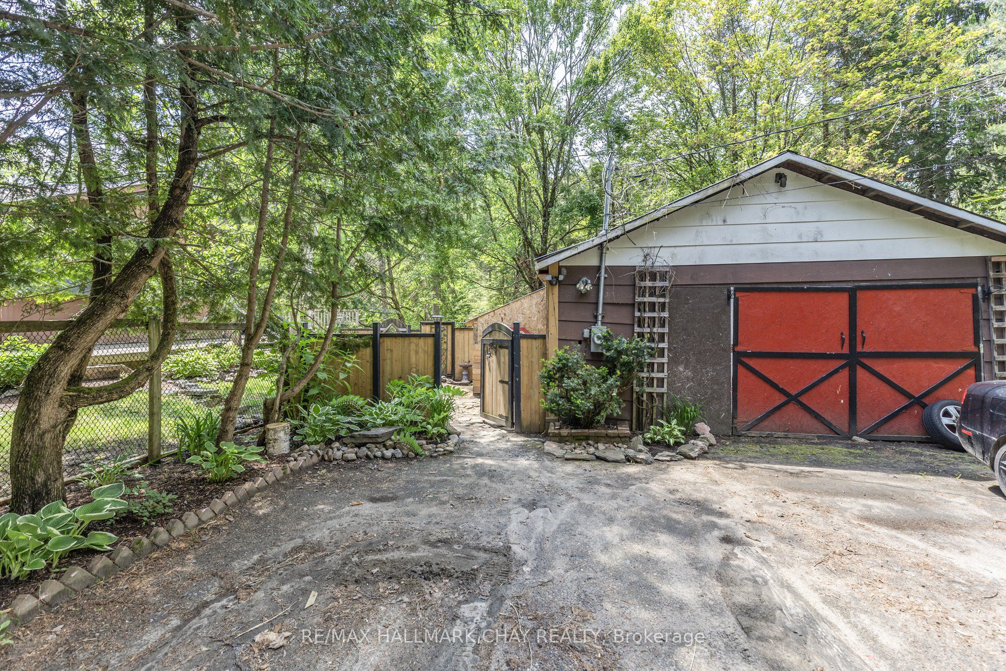 1465 Falkenburg Road Property Photo 4